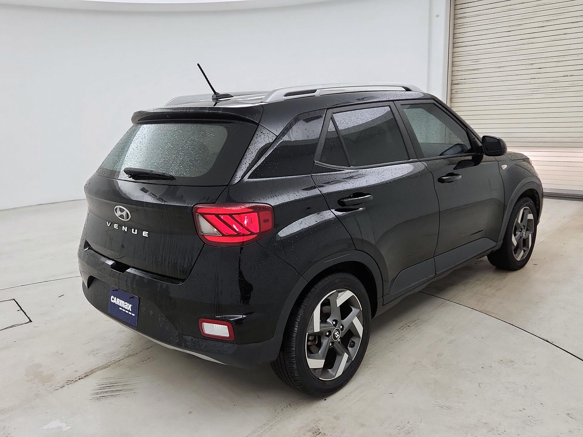 Thumbnail: 2023 Hyundai Venue - 5