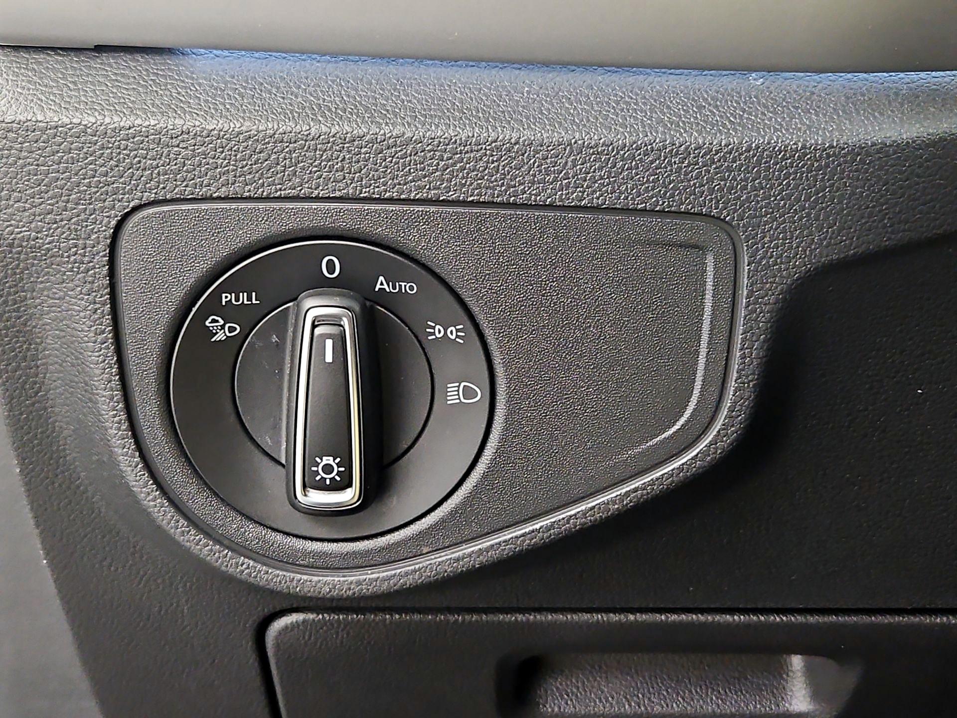 Thumbnail: 2022 Volkswagen Atlas - 13