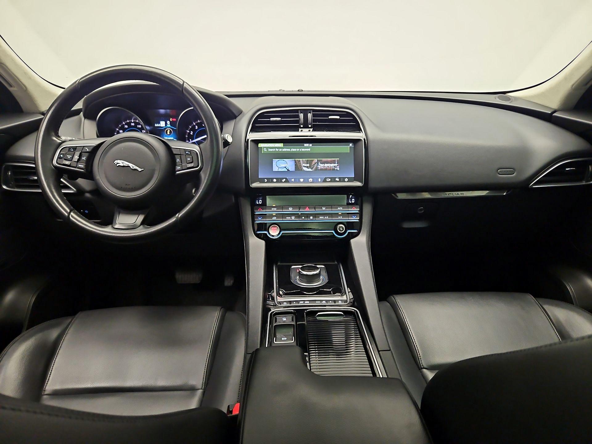 Thumbnail: 2020 Jaguar F-Pace - 9