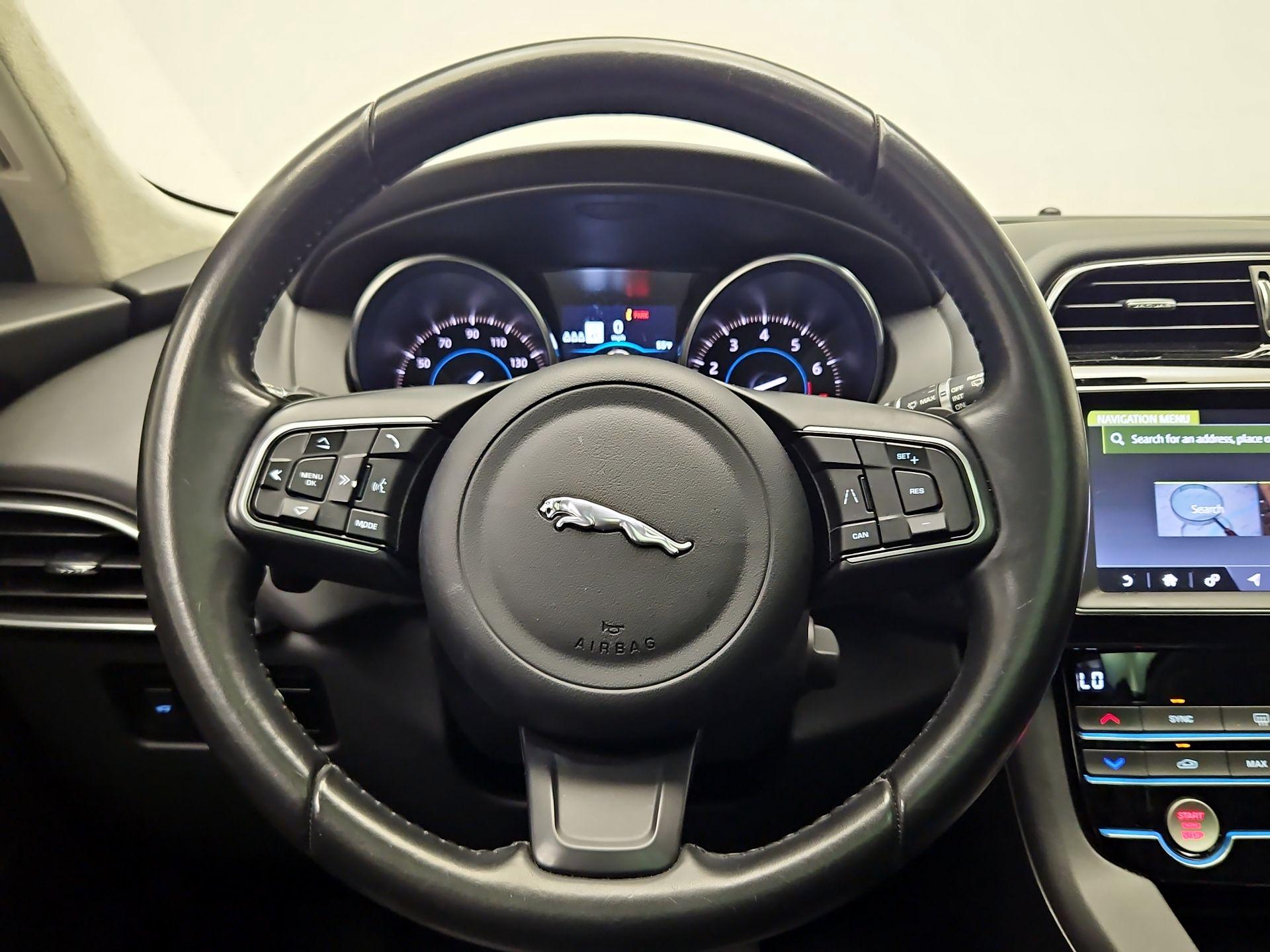 Thumbnail: 2020 Jaguar F-Pace - 10