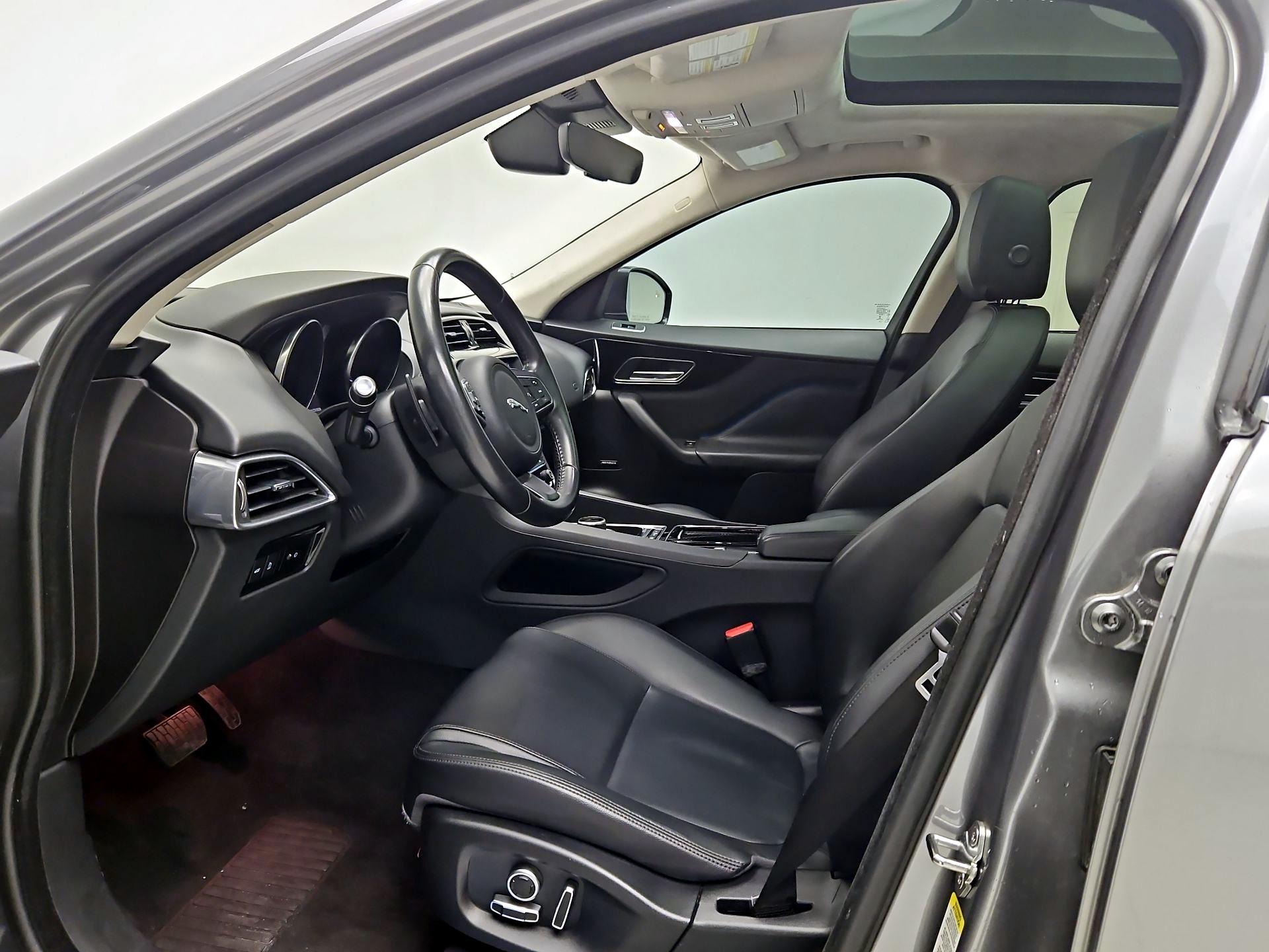 Thumbnail: 2020 Jaguar F-Pace - 11