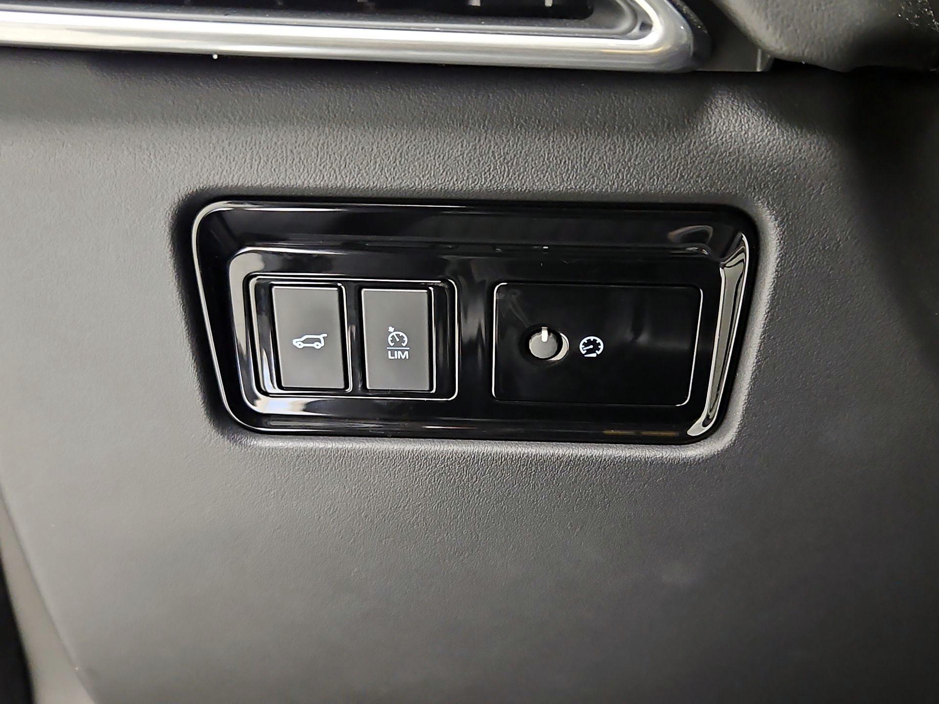 Thumbnail: 2020 Jaguar F-Pace - 13