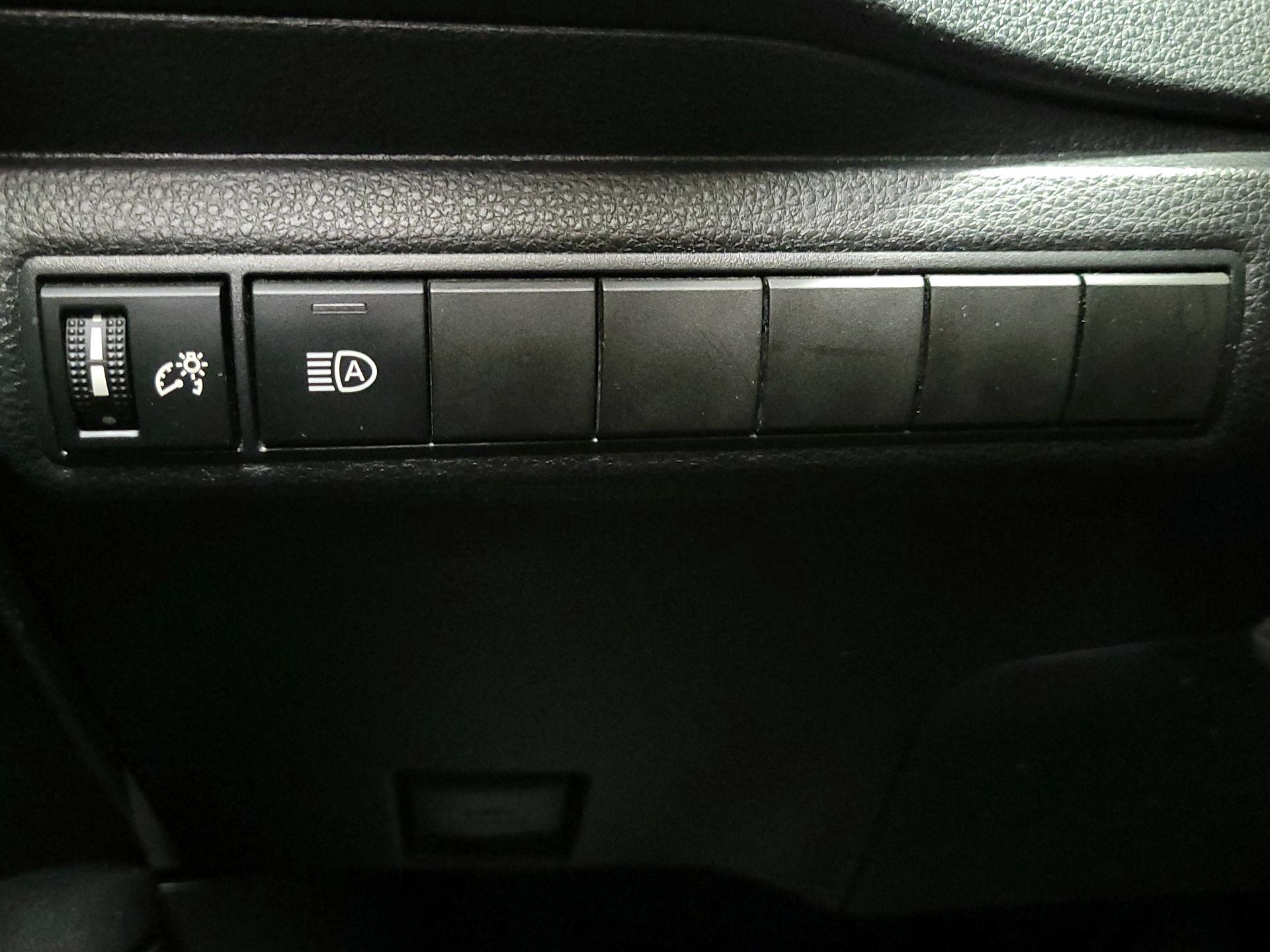 Thumbnail: 2020 Toyota Corolla - 13