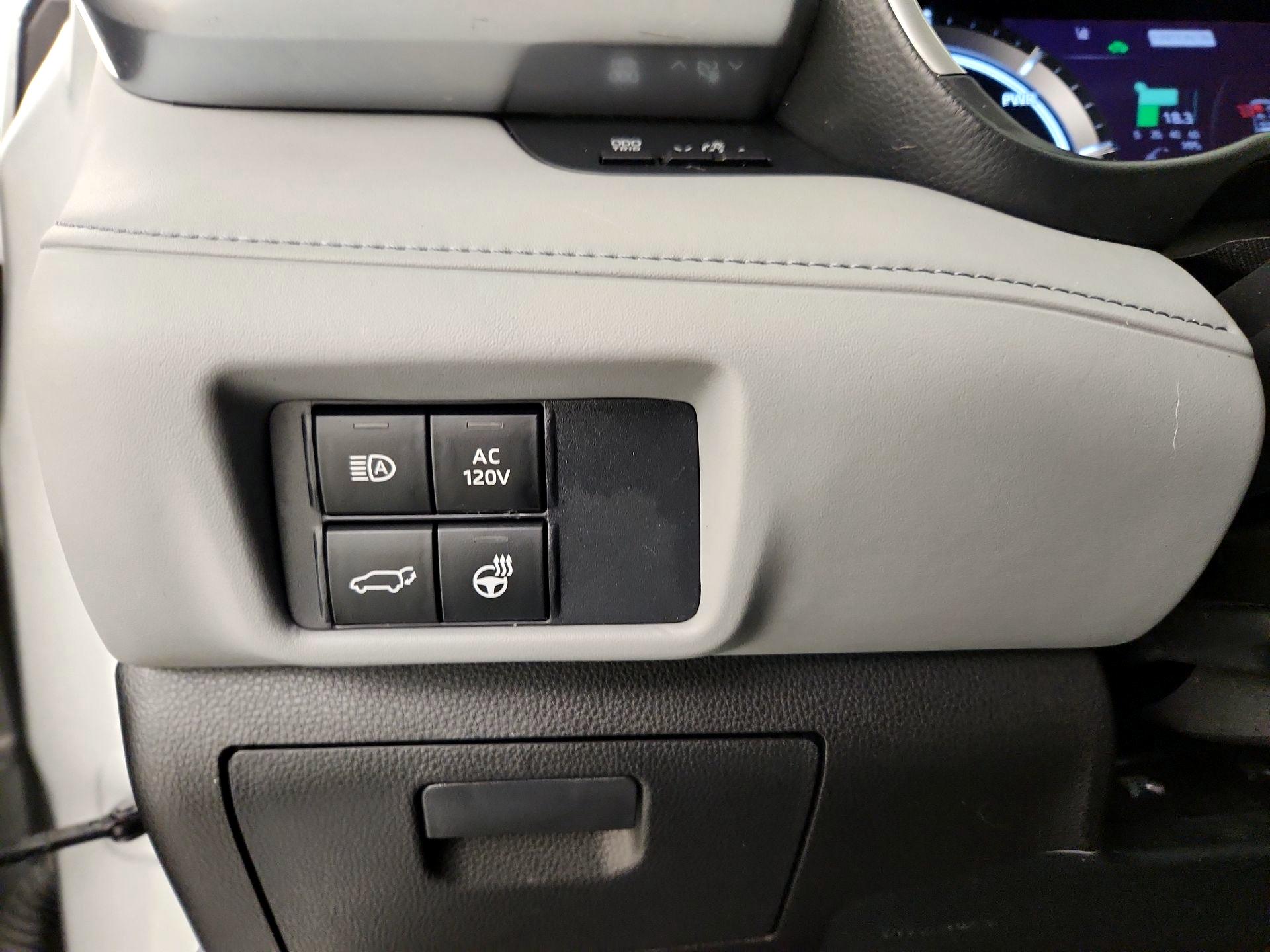 Thumbnail: 2021 Toyota Highlander - 13