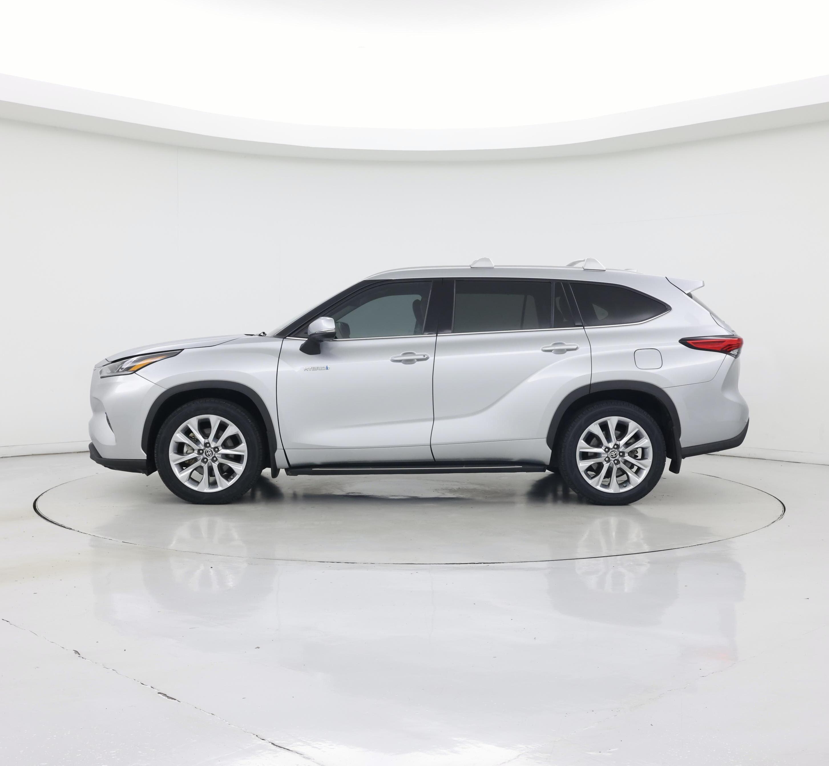 Thumbnail: 2021 Toyota Highlander - 3