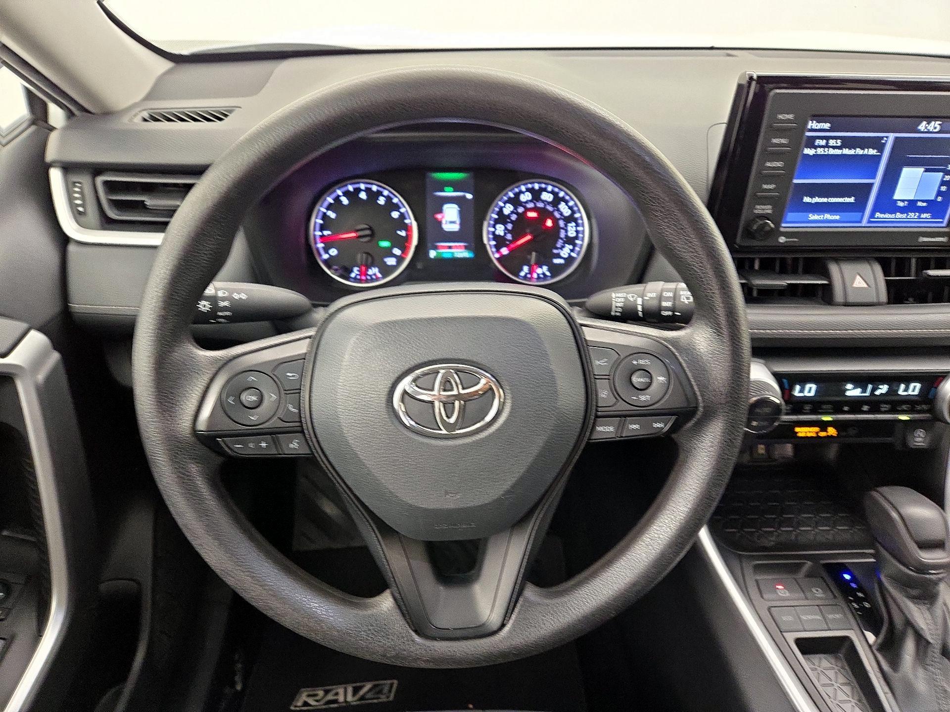 Thumbnail: 2022 Toyota RAV4 - 10