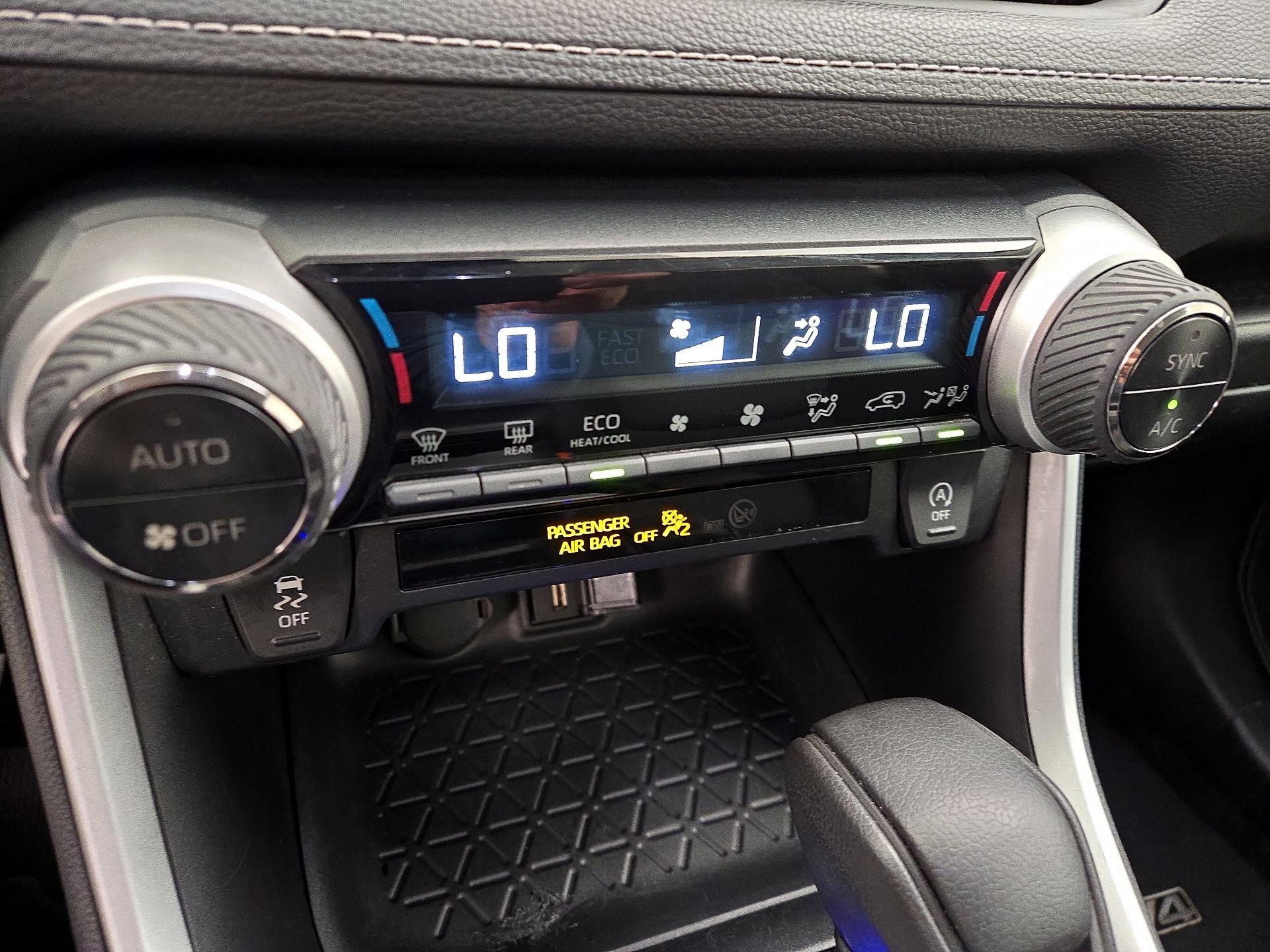 Thumbnail: 2022 Toyota RAV4 - 16