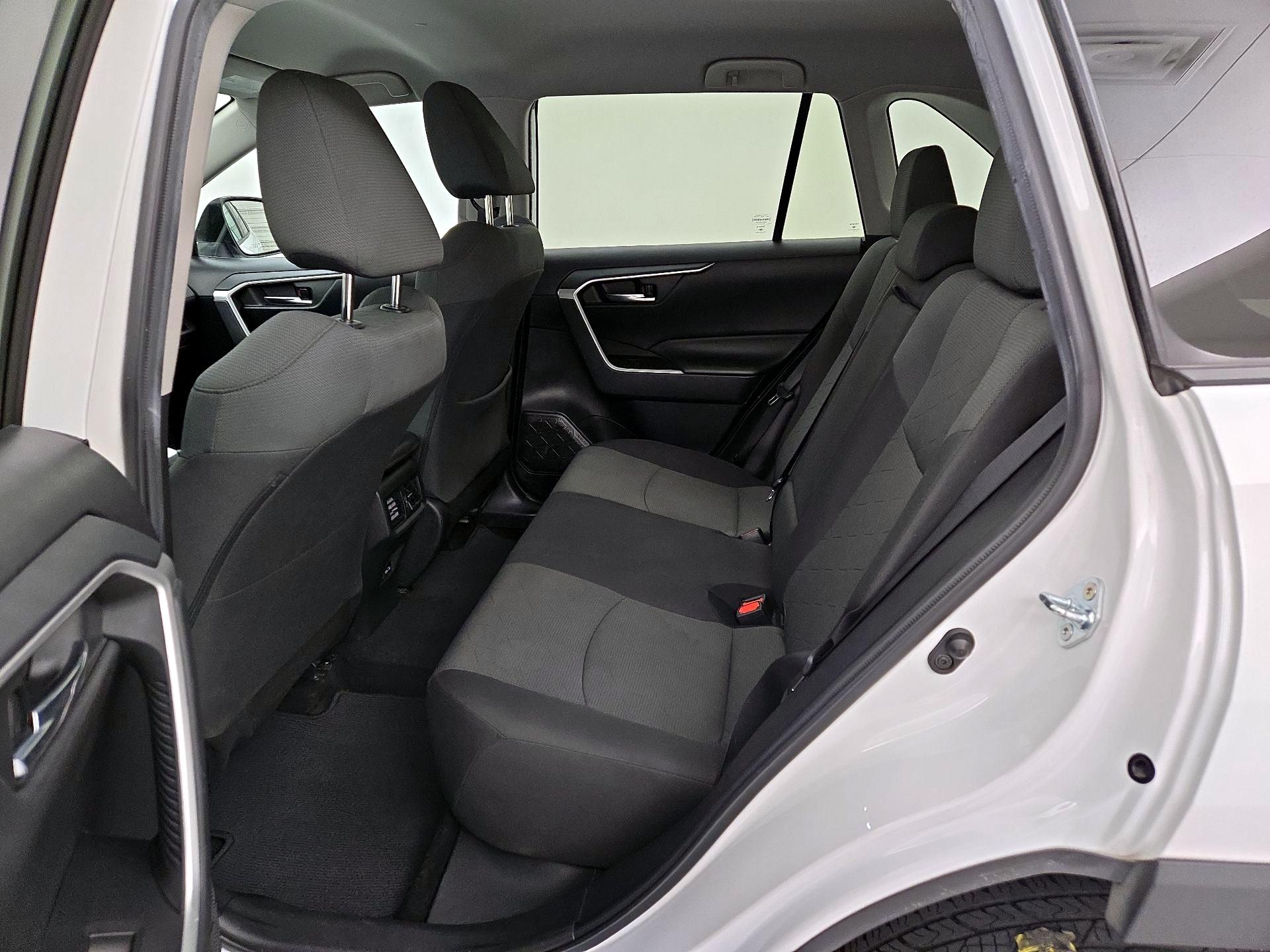 Thumbnail: 2022 Toyota RAV4 - 19