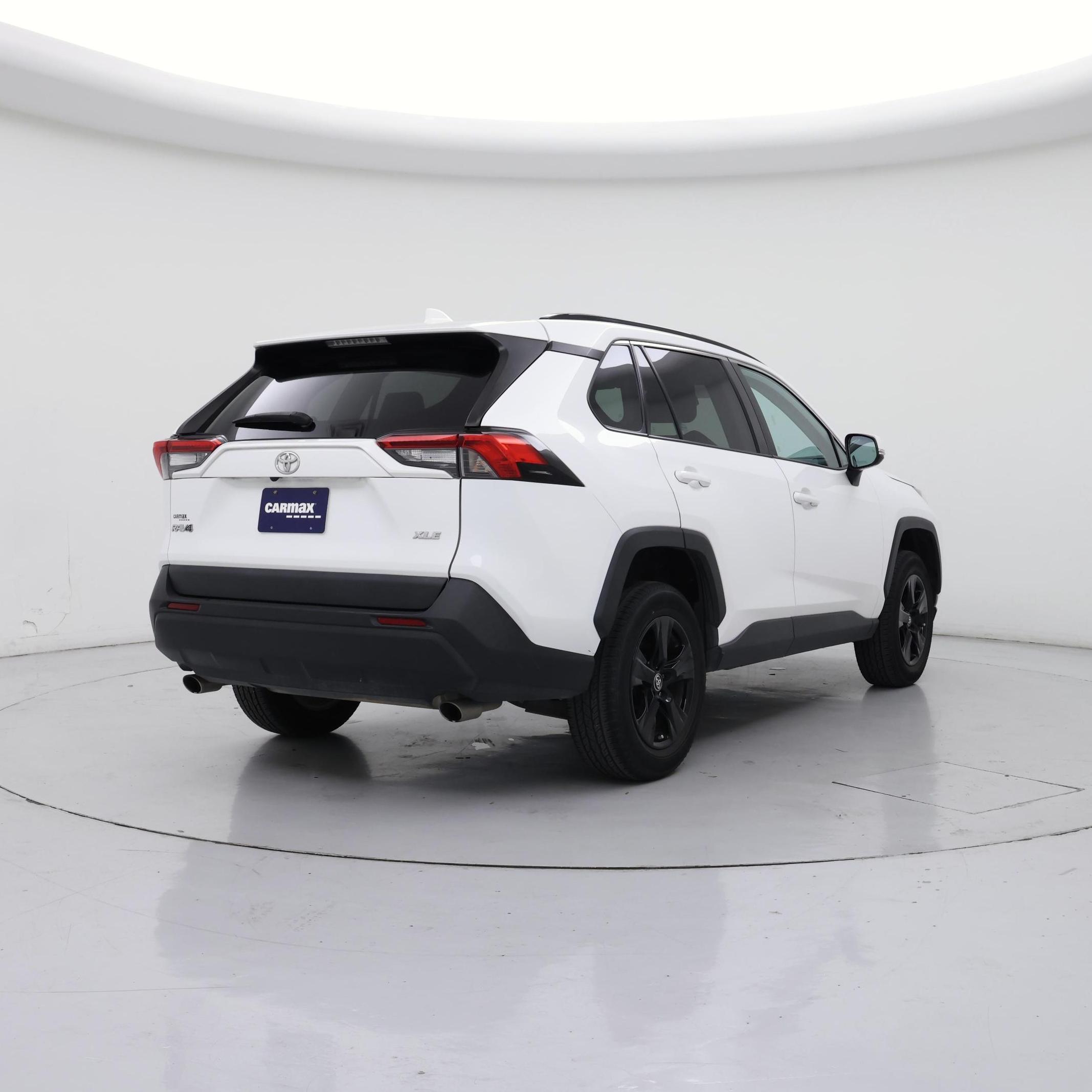 Thumbnail: 2022 Toyota RAV4 - 8