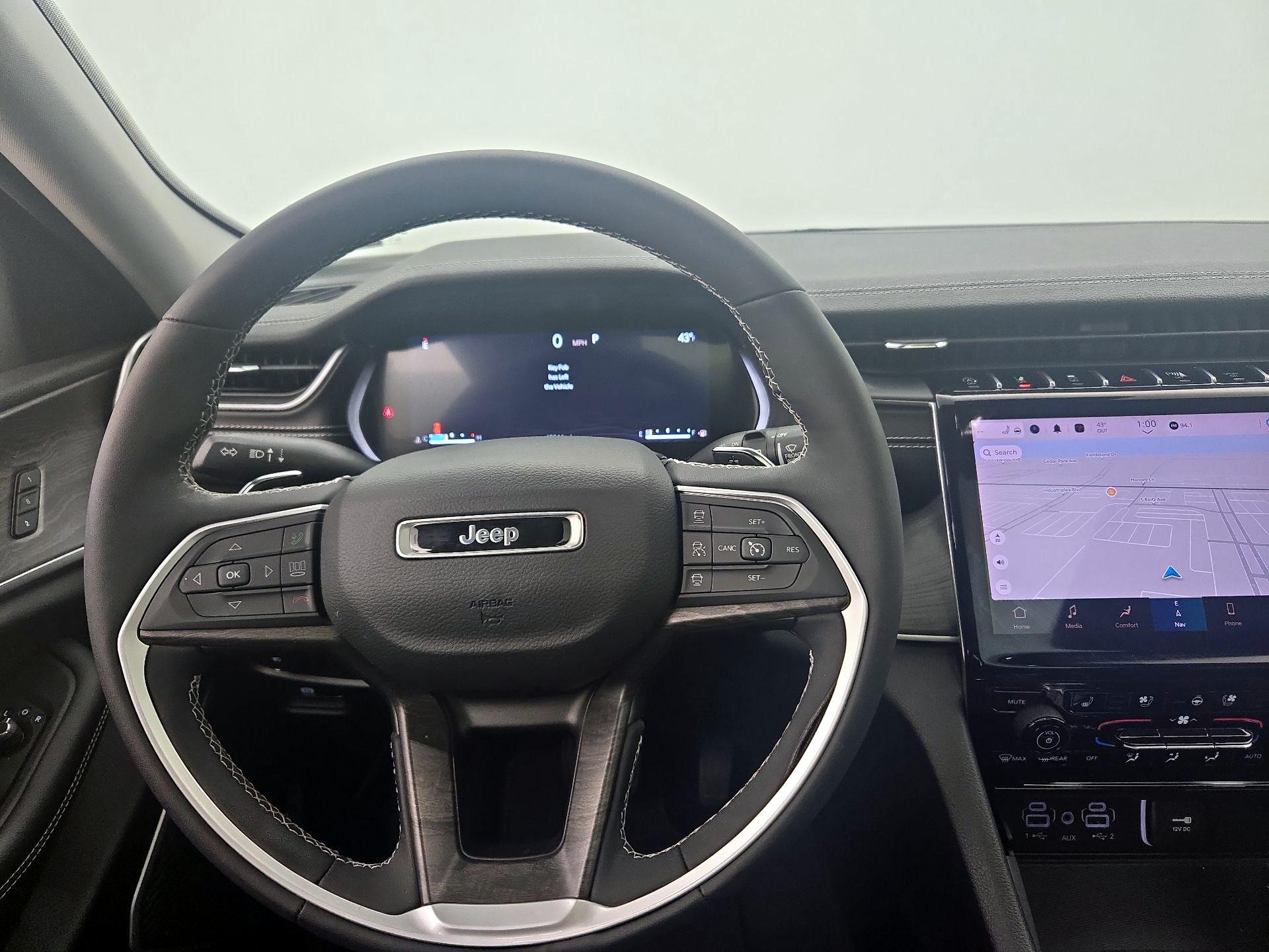 Thumbnail: 2023 Jeep Grand Cherokee - 10