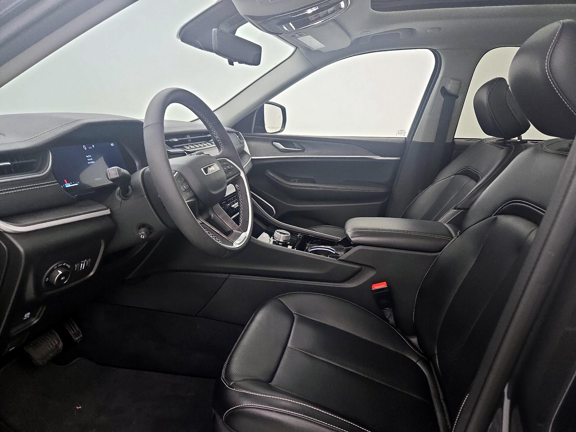 Thumbnail: 2023 Jeep Grand Cherokee - 11