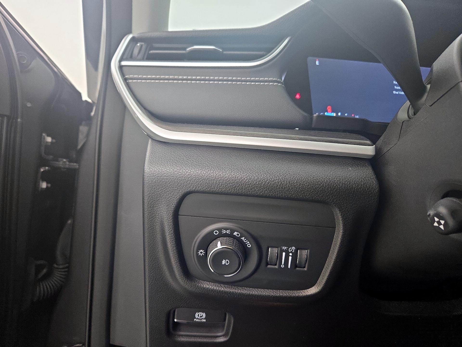 Thumbnail: 2023 Jeep Grand Cherokee - 13