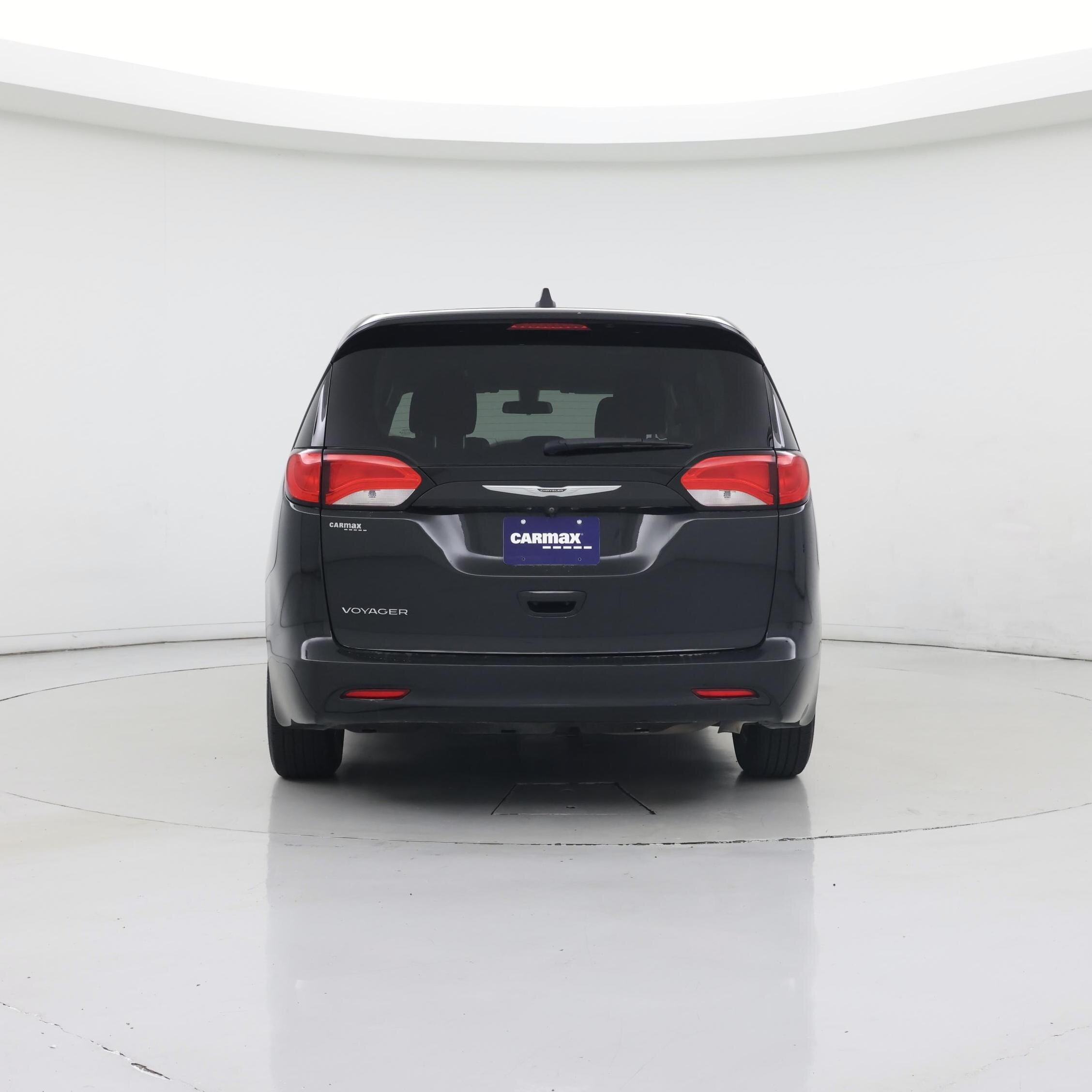 Thumbnail: 2022 Chrysler Voyager - 6