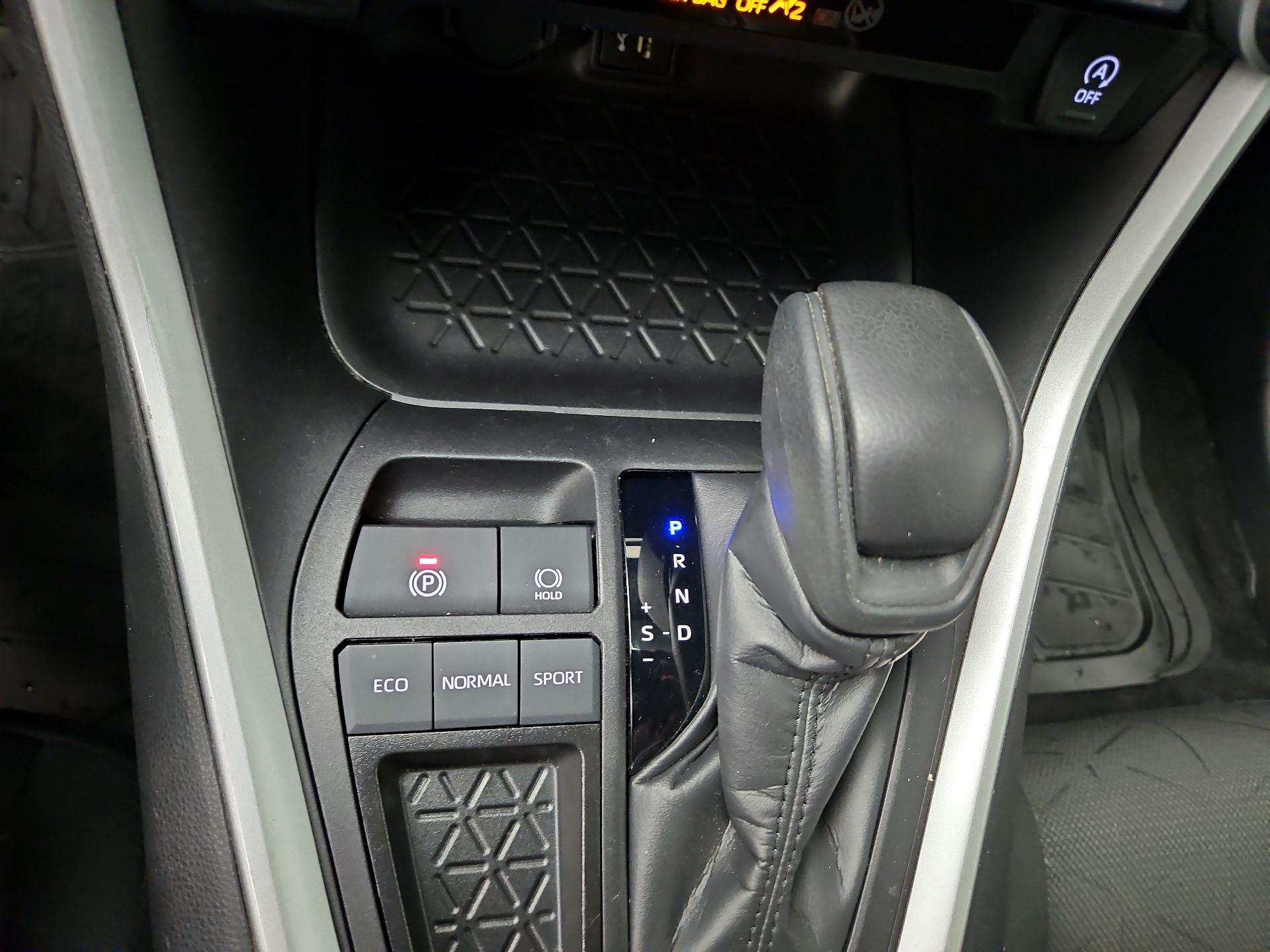 Thumbnail: 2024 Toyota RAV4 - 17