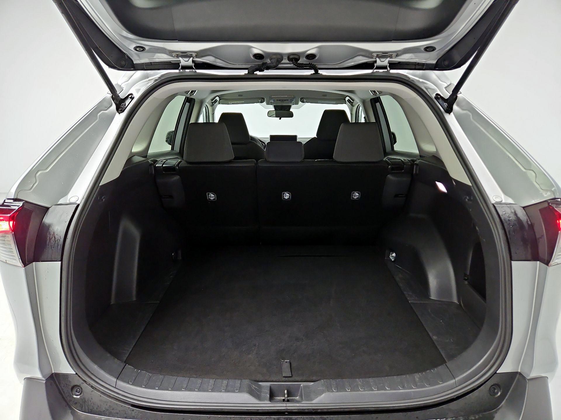 Thumbnail: 2024 Toyota RAV4 - 20