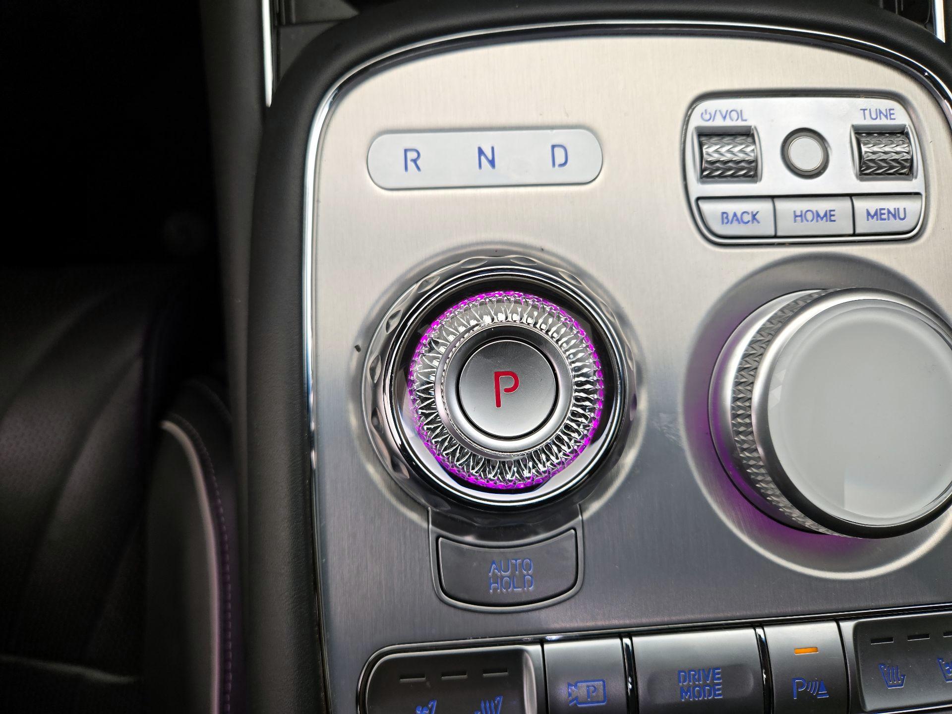 Thumbnail: 2023 Genesis G90 - 18