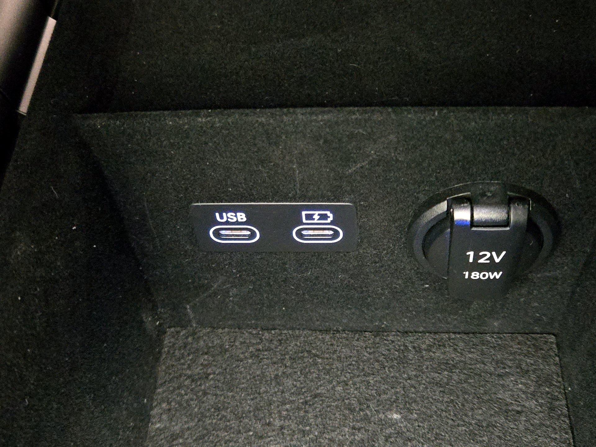 Thumbnail: 2023 Genesis G90 - 19