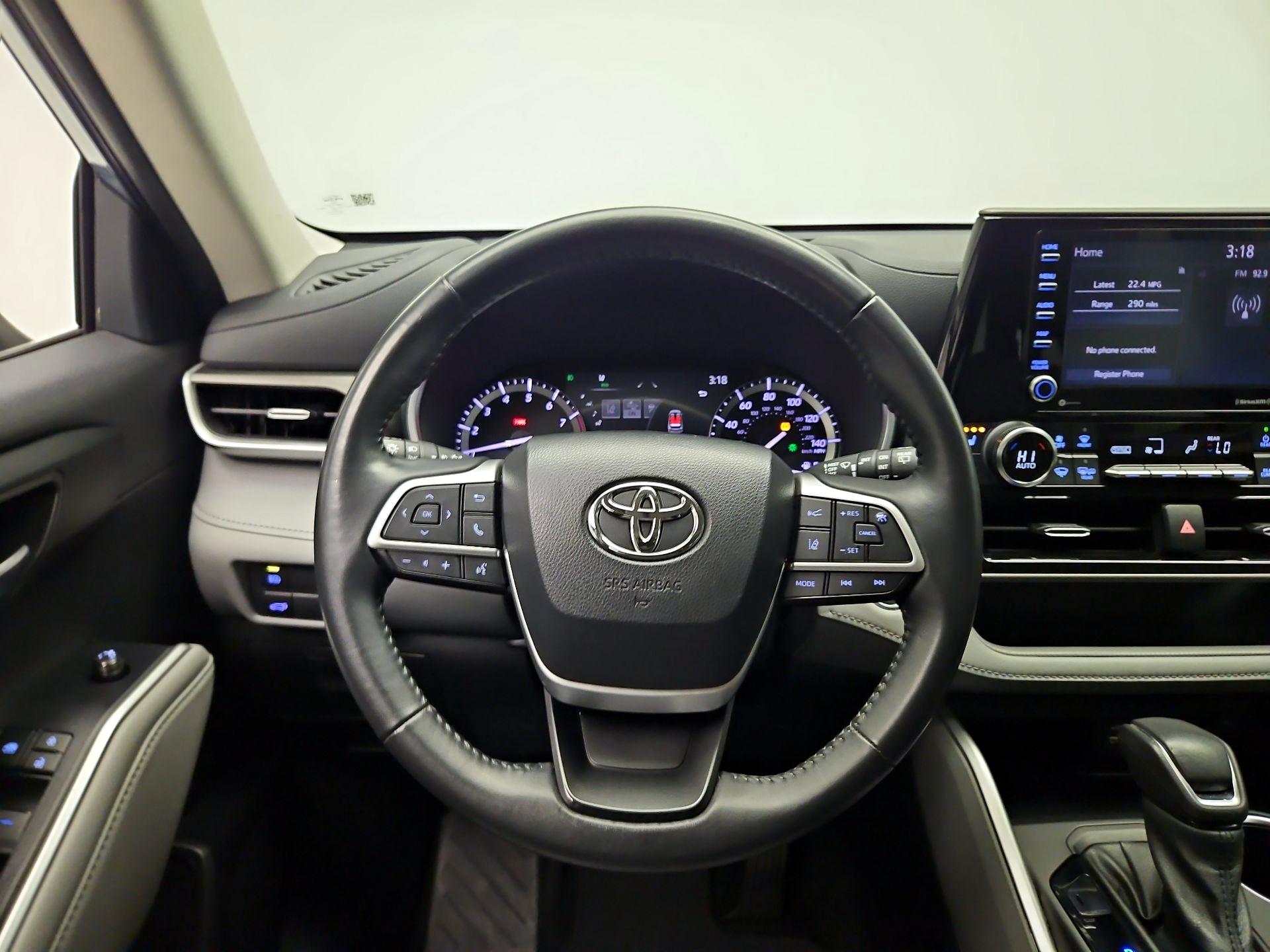 Thumbnail: 2022 Toyota Highlander - 10