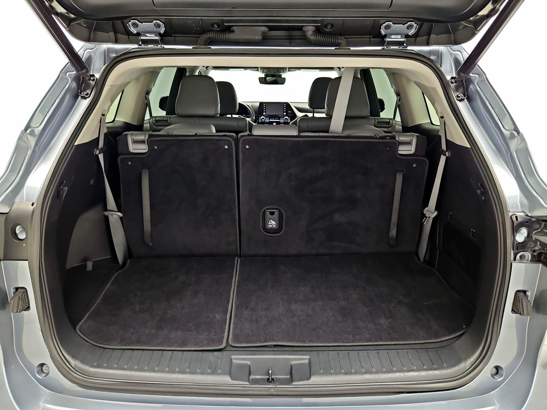 Thumbnail: 2022 Toyota Highlander - 18