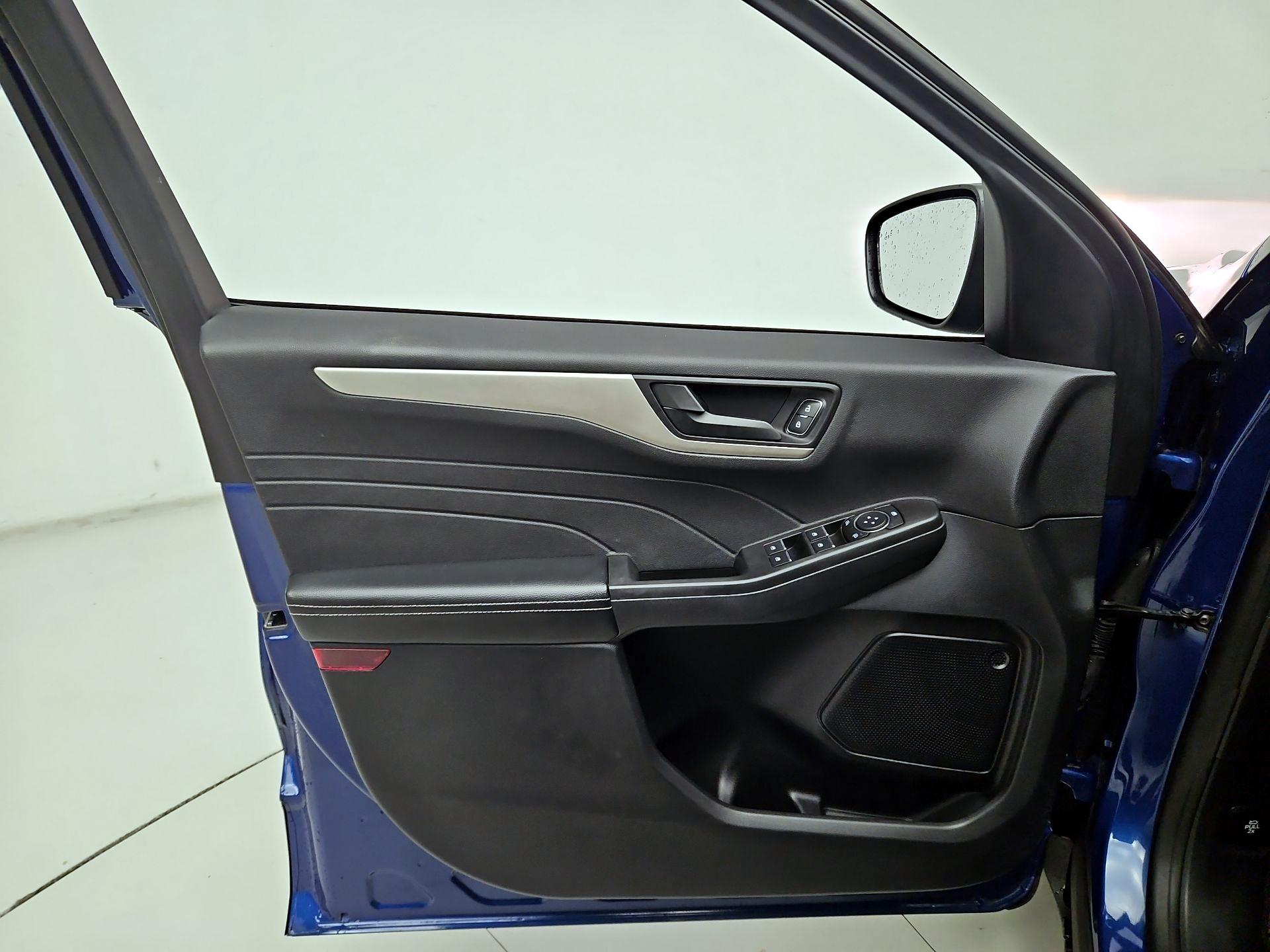 Thumbnail: 2022 Ford Escape - 12