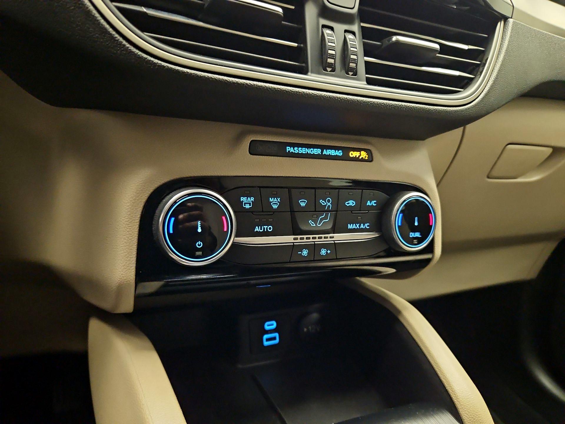 Thumbnail: 2022 Ford Escape - 15