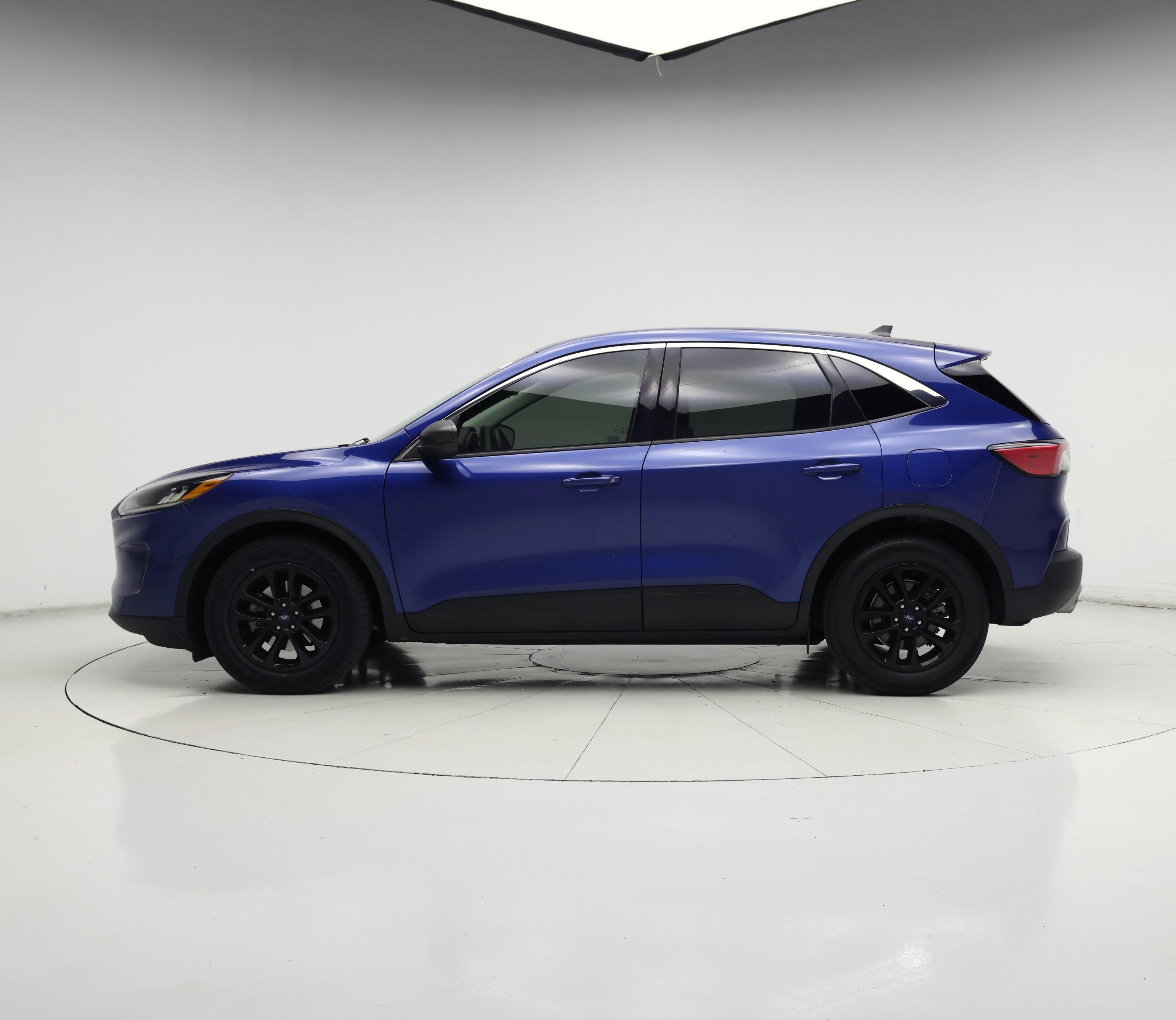 Thumbnail: 2022 Ford Escape - 3