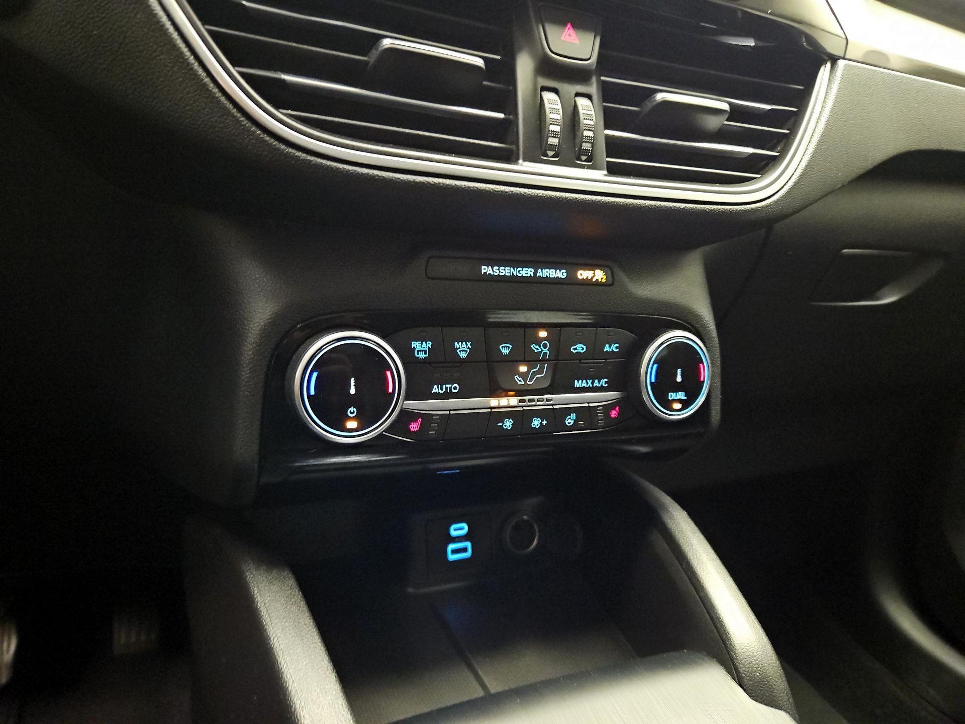 Thumbnail: 2022 Ford Escape - 16