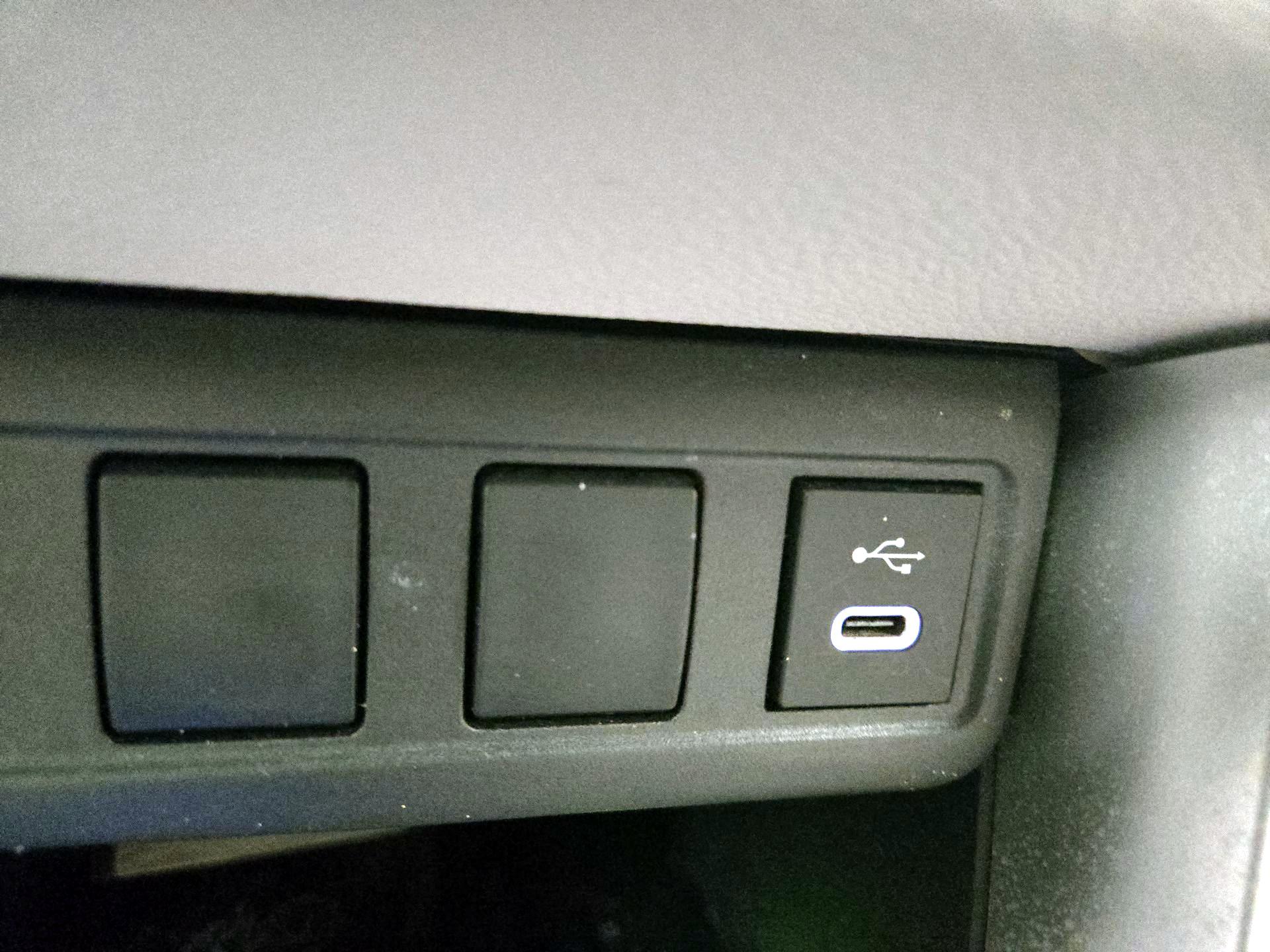 Thumbnail: 2023 Toyota Corolla Cross - 18