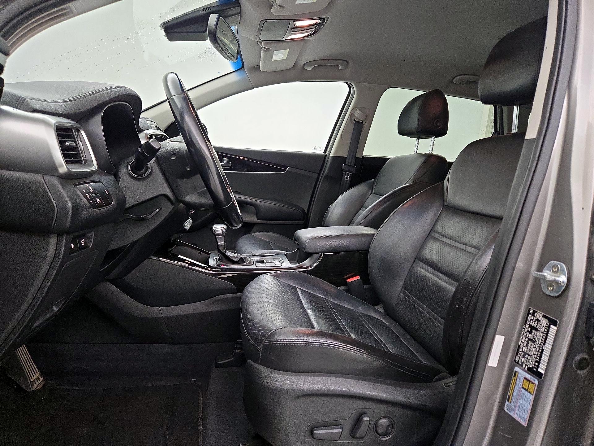 Thumbnail: 2019 Kia Sorento - 11