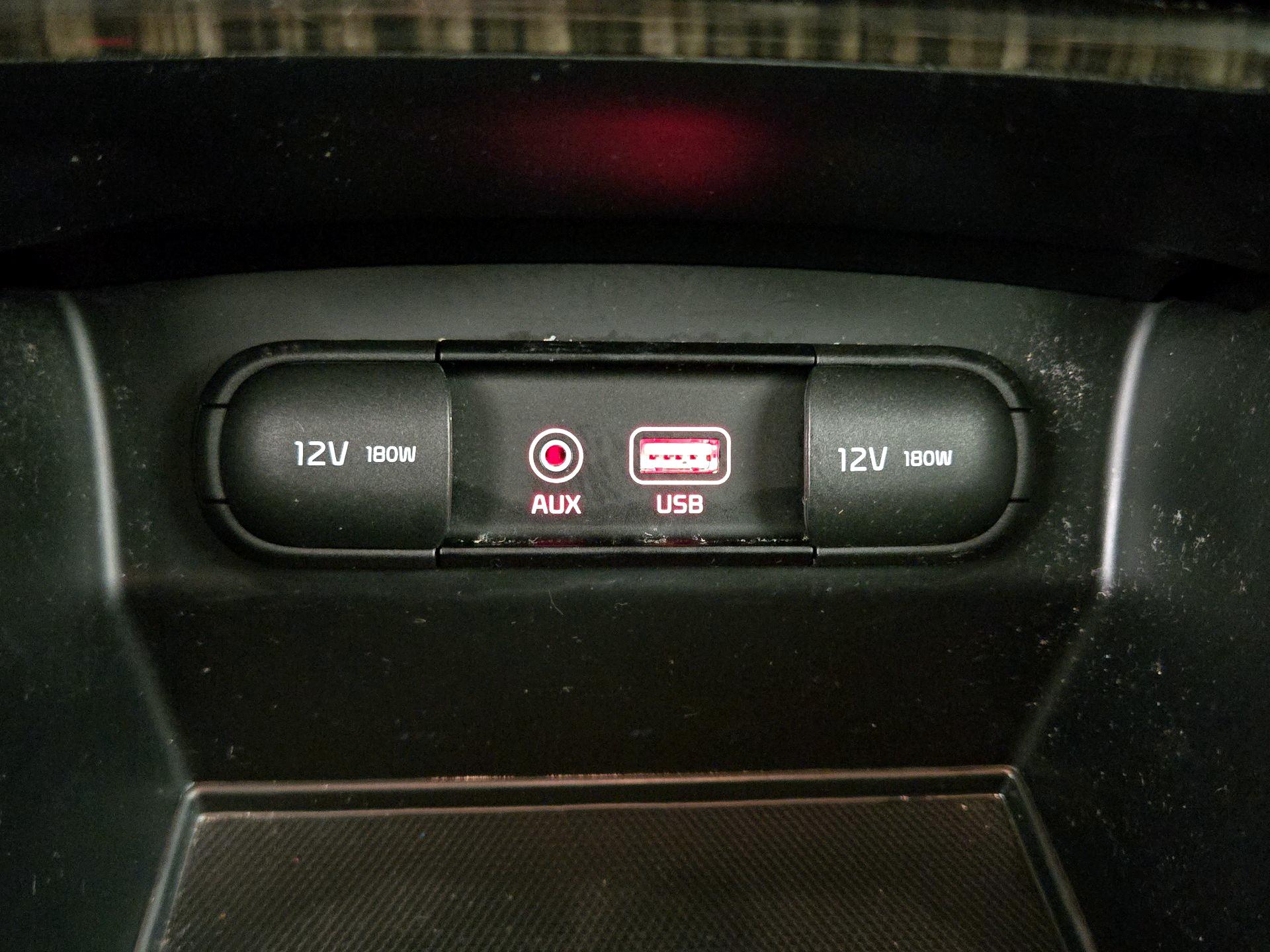 Thumbnail: 2019 Kia Sorento - 18