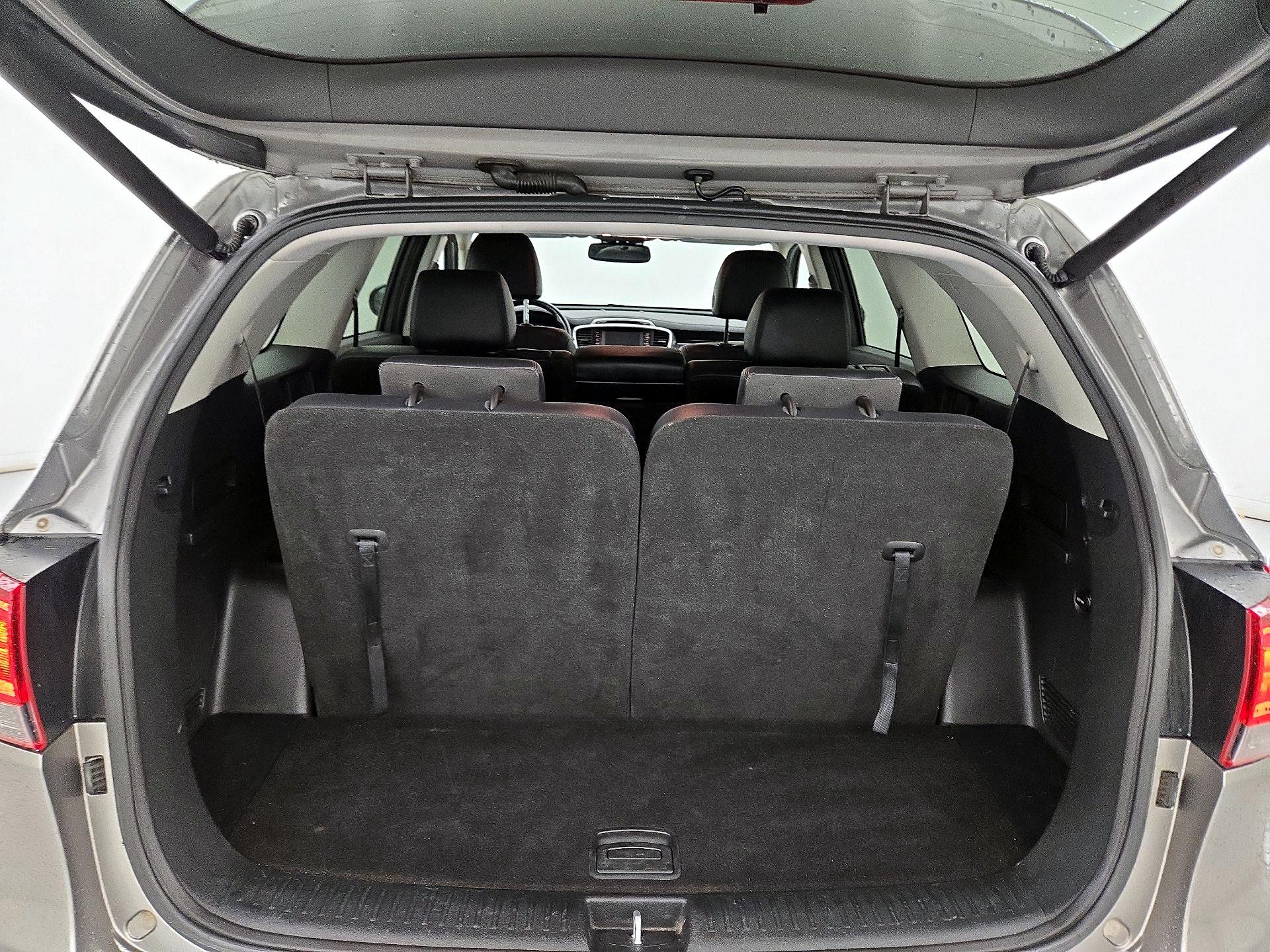 Thumbnail: 2019 Kia Sorento - 20