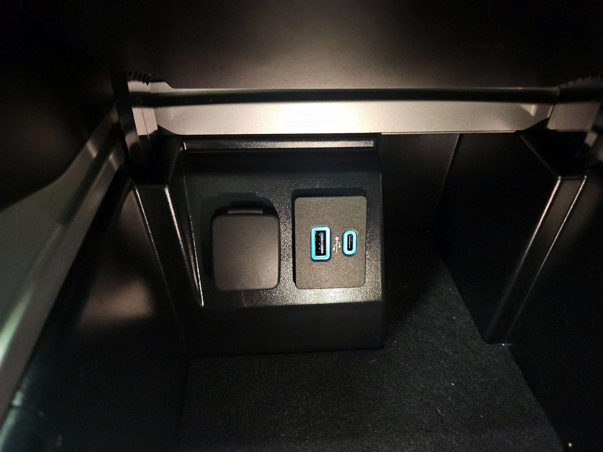 Thumbnail: 2024 Ford Explorer - 18