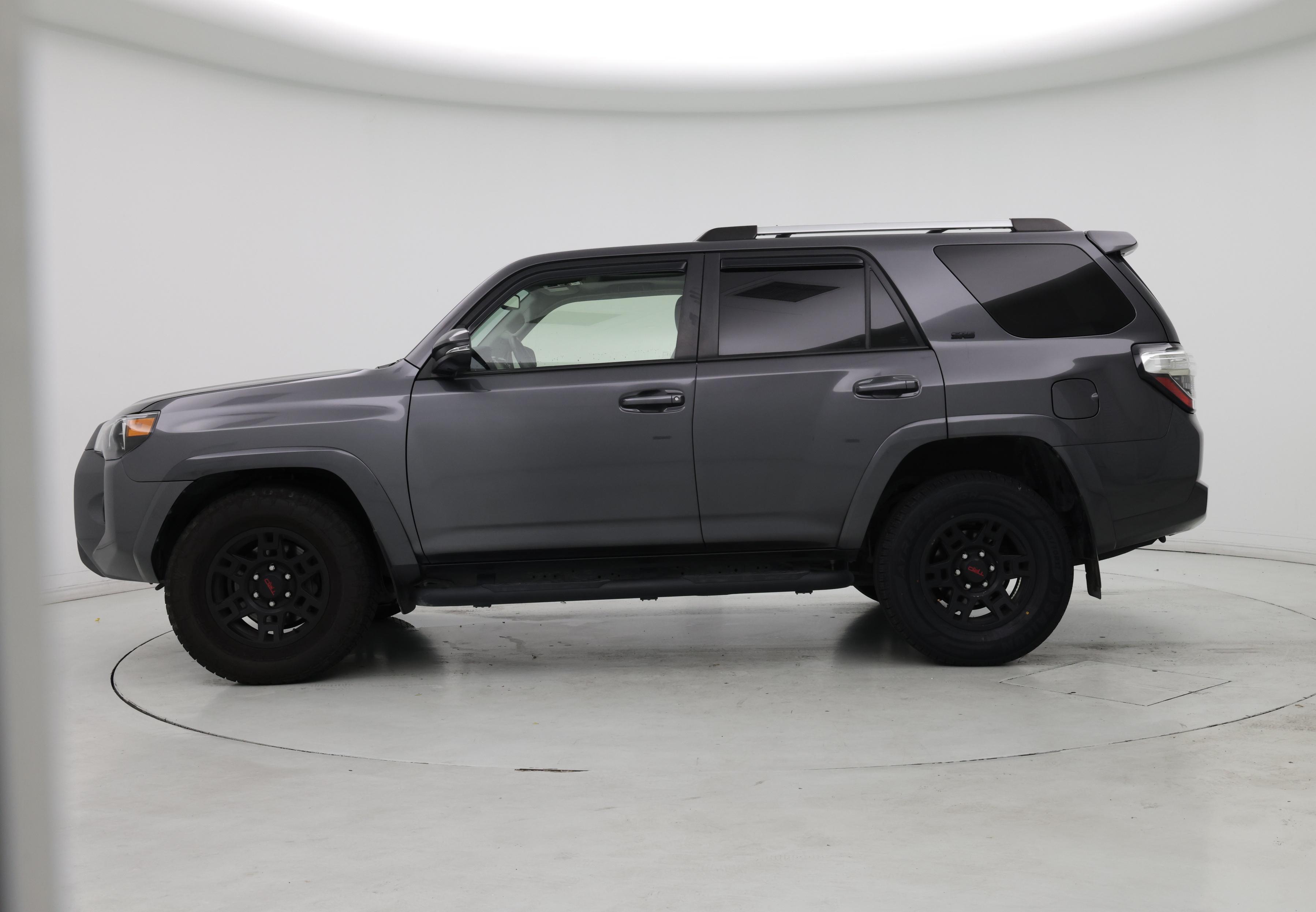 Thumbnail: 2022 Toyota 4Runner - 3