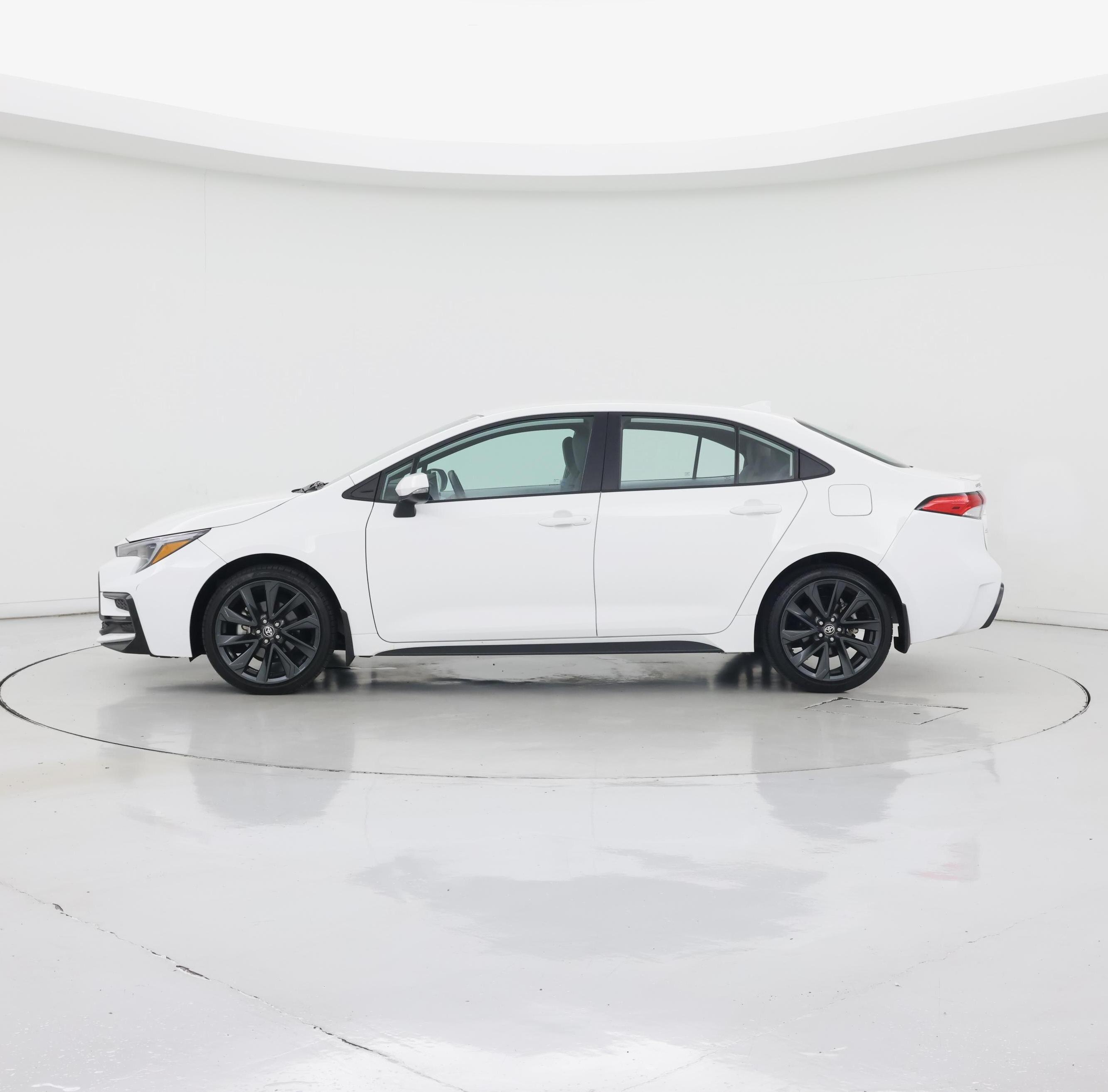 Thumbnail: 2024 Toyota Corolla - 3