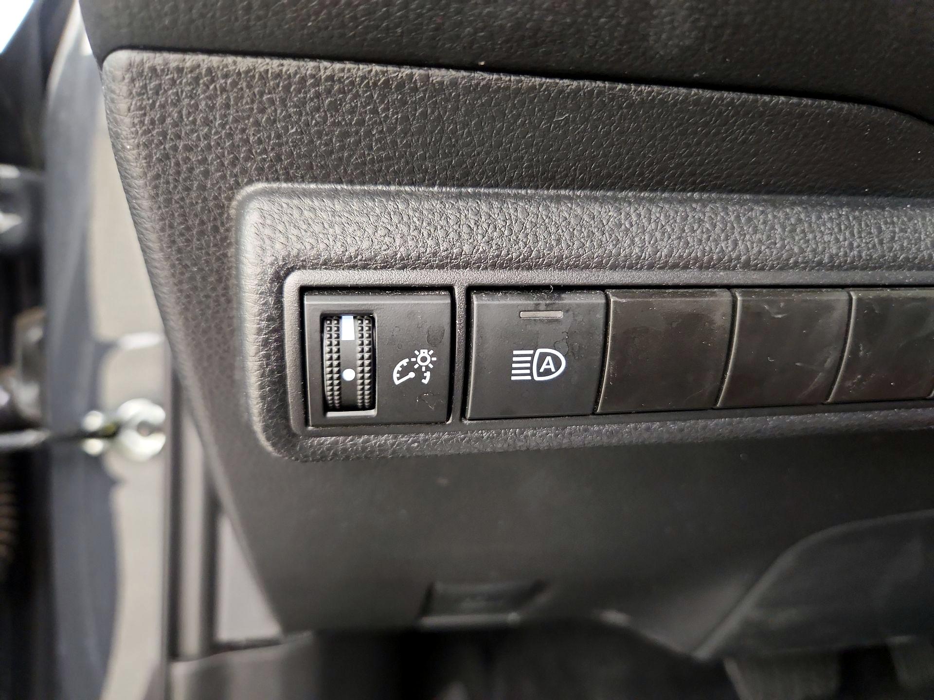 Thumbnail: 2025 Toyota Corolla - 13