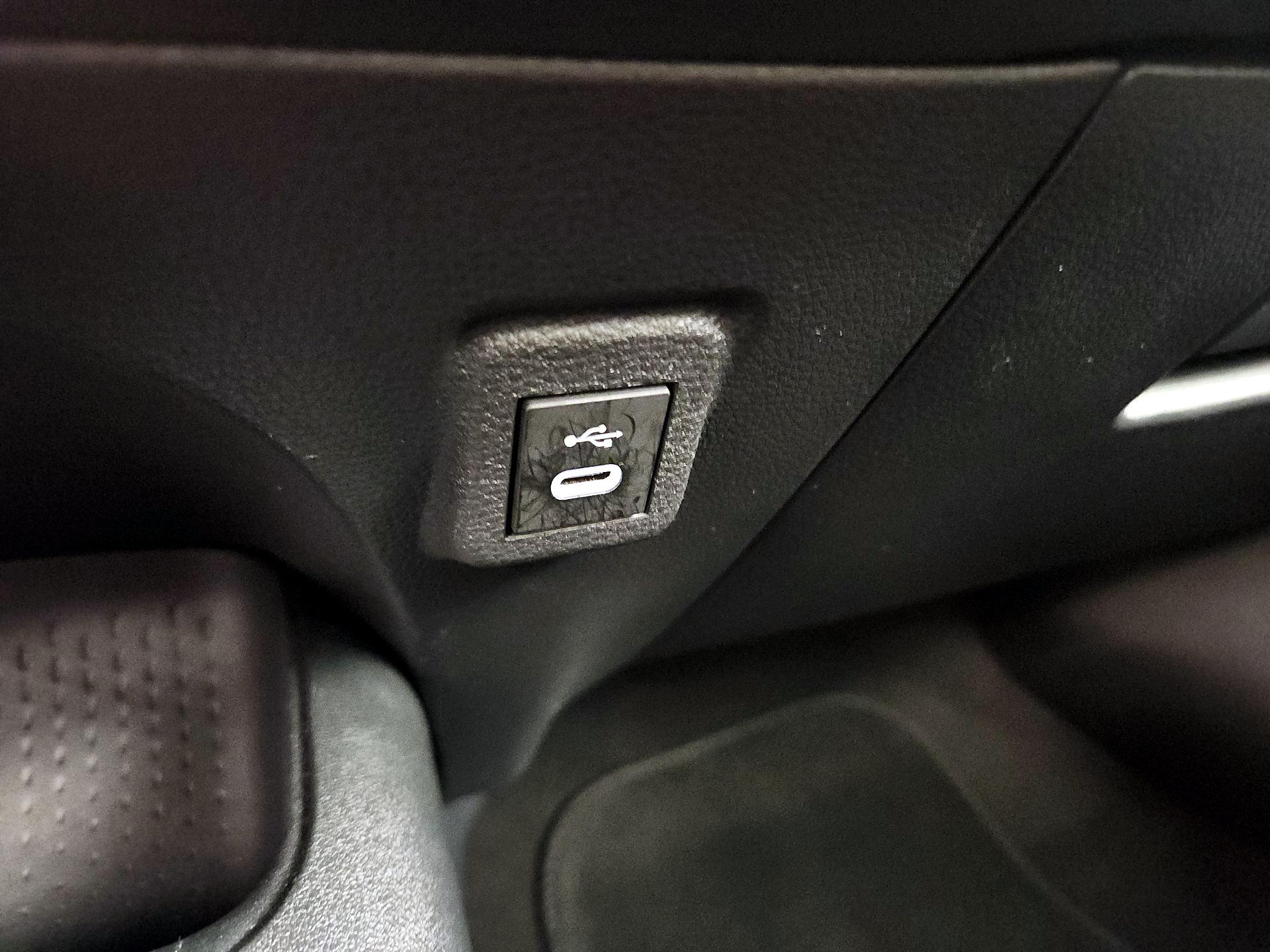 Thumbnail: 2025 Toyota Corolla - 18