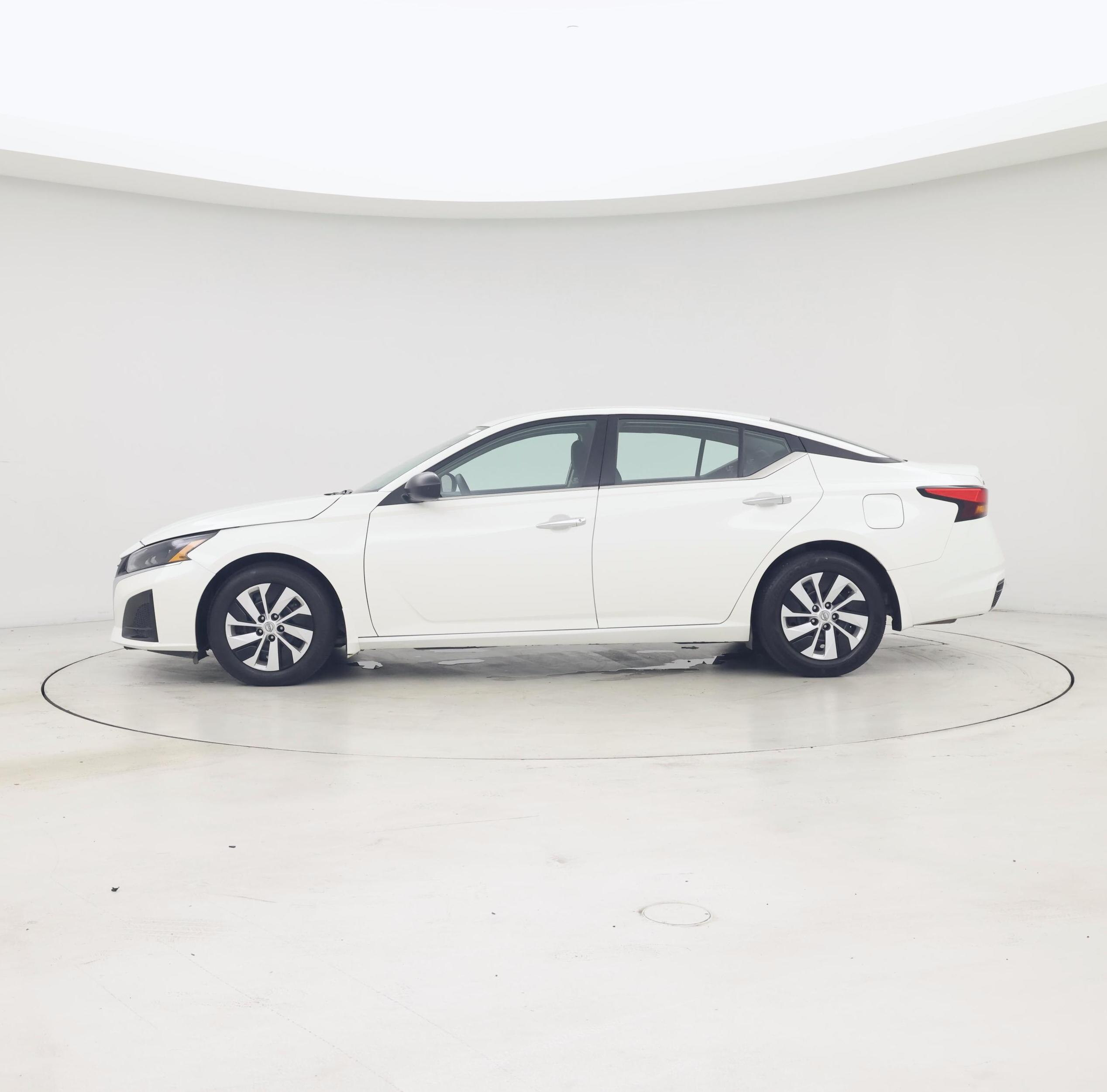 Thumbnail: 2024 Nissan Altima - 3