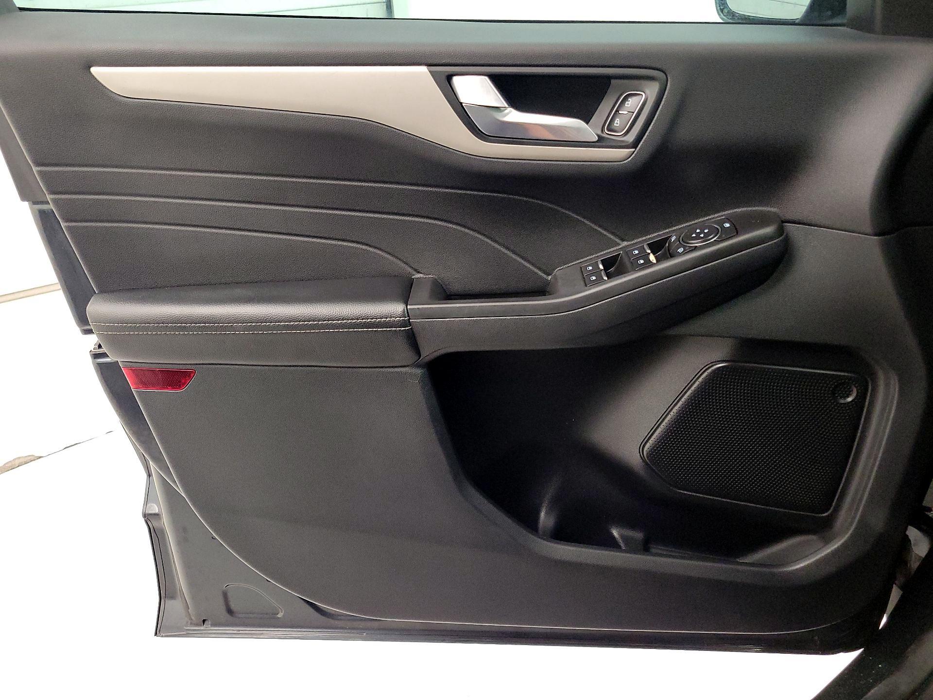 Thumbnail: 2022 Ford Escape - 12