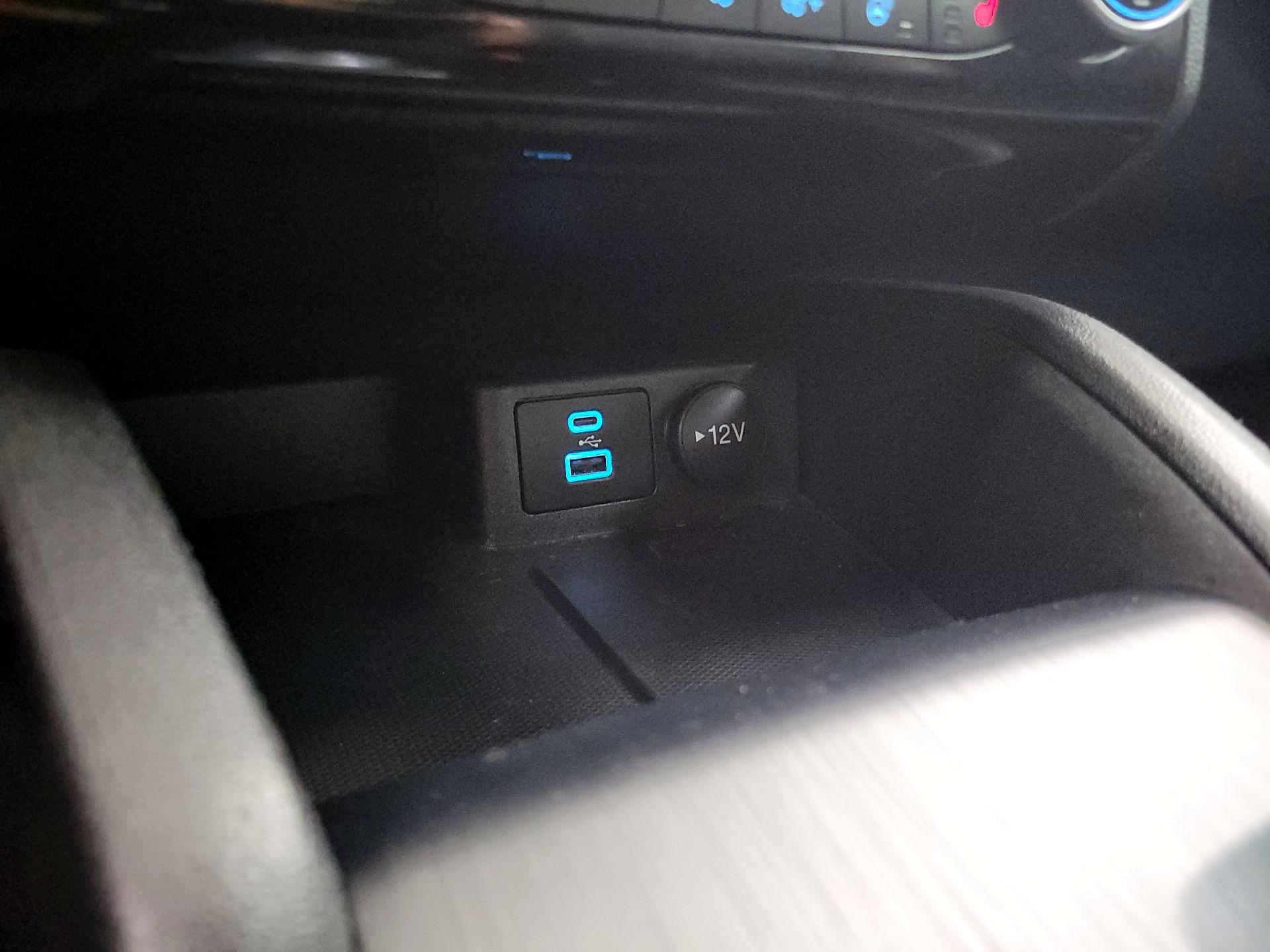 Thumbnail: 2022 Ford Escape - 18