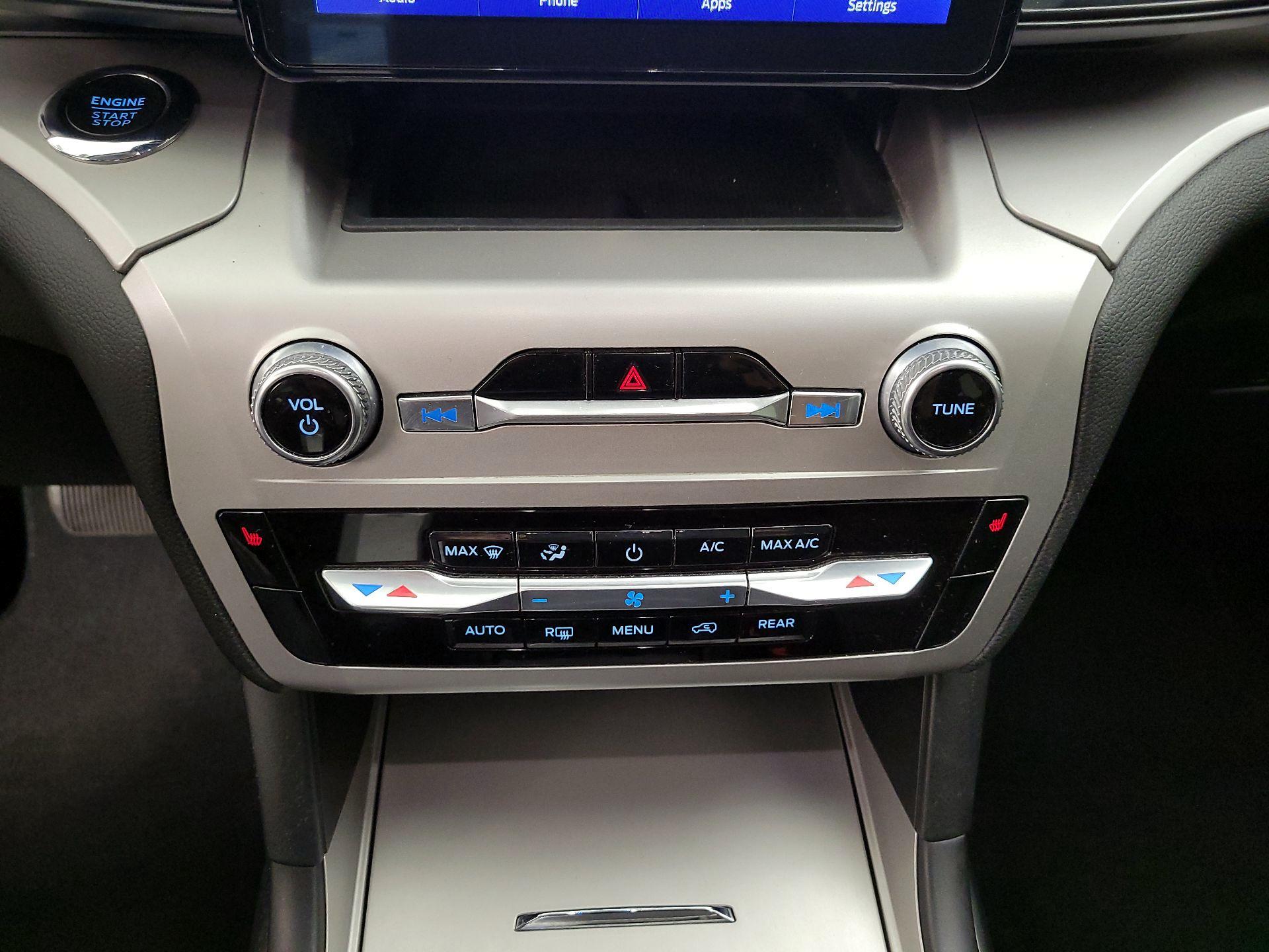 Thumbnail: 2022 Ford Explorer - 16