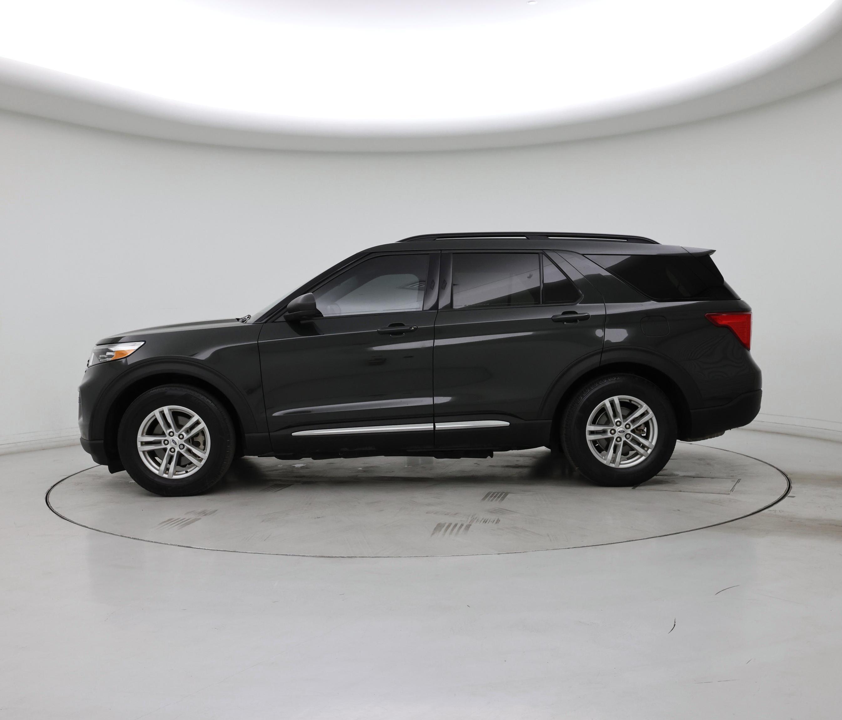 Thumbnail: 2022 Ford Explorer - 3