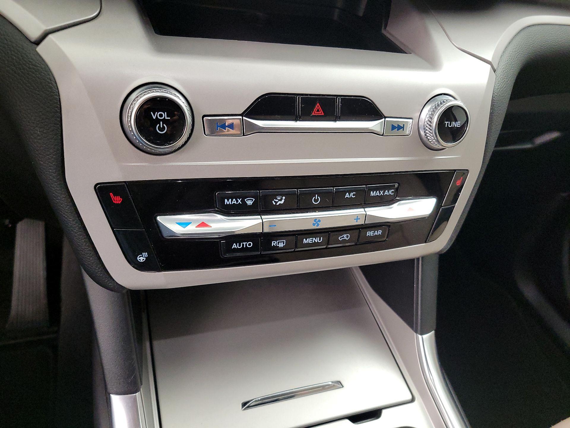 Thumbnail: 2024 Ford Explorer - 16