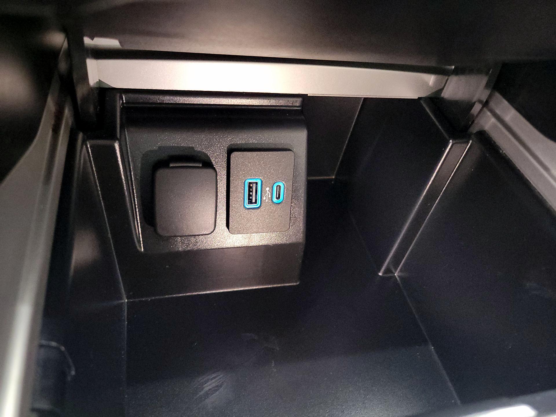 Thumbnail: 2024 Ford Explorer - 18