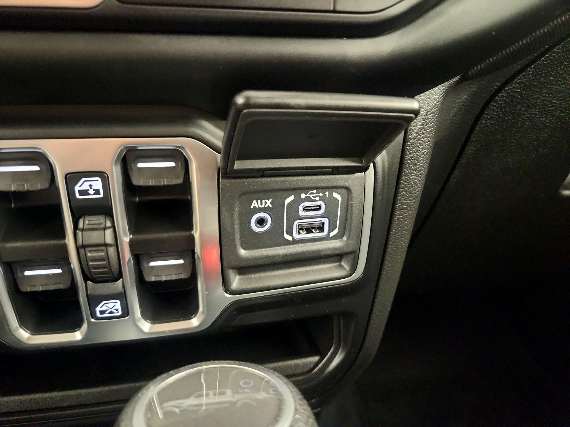 Thumbnail: 2023 Jeep Gladiator - 19