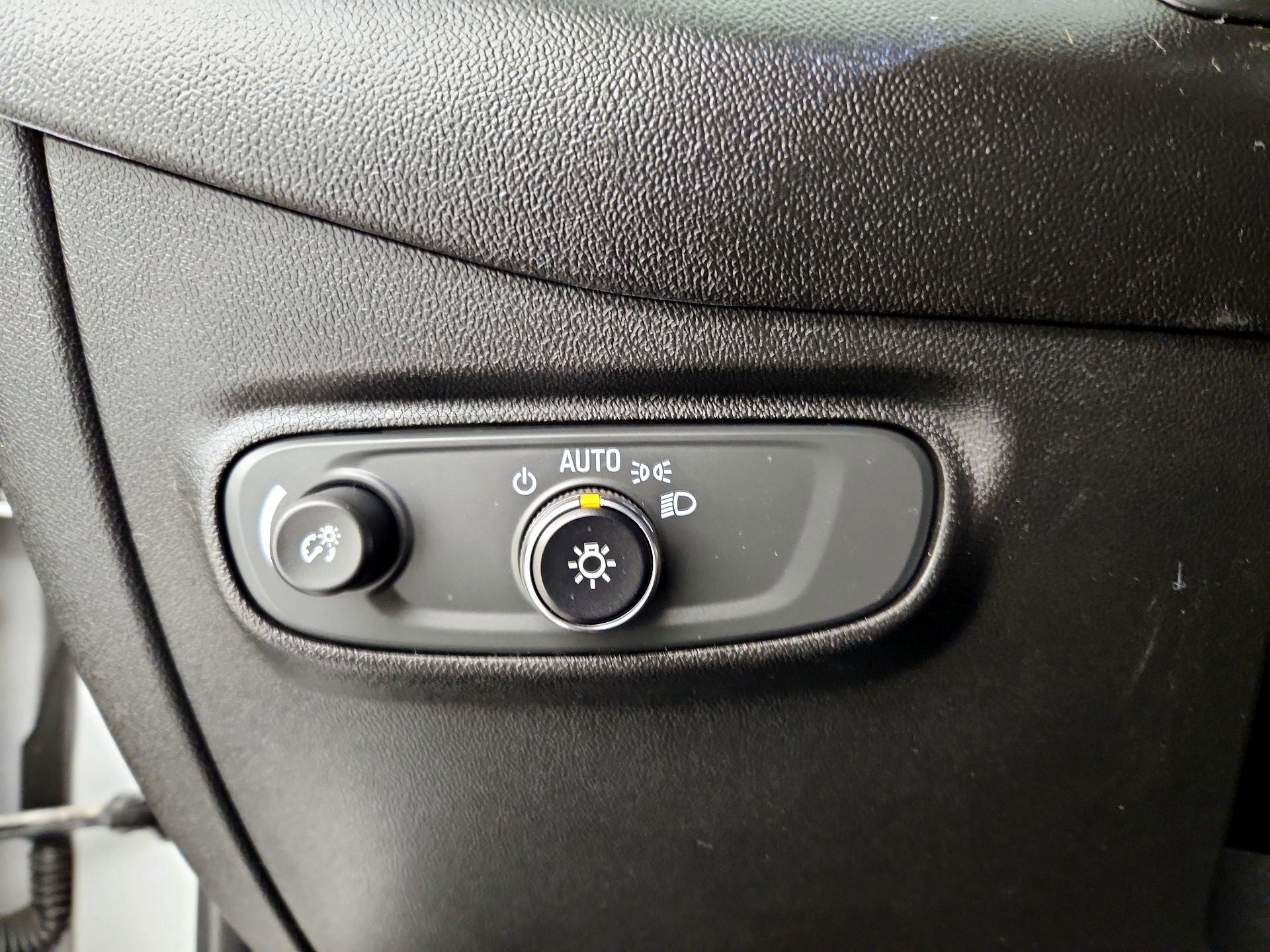 Thumbnail: 2020 Chevrolet Equinox - 13