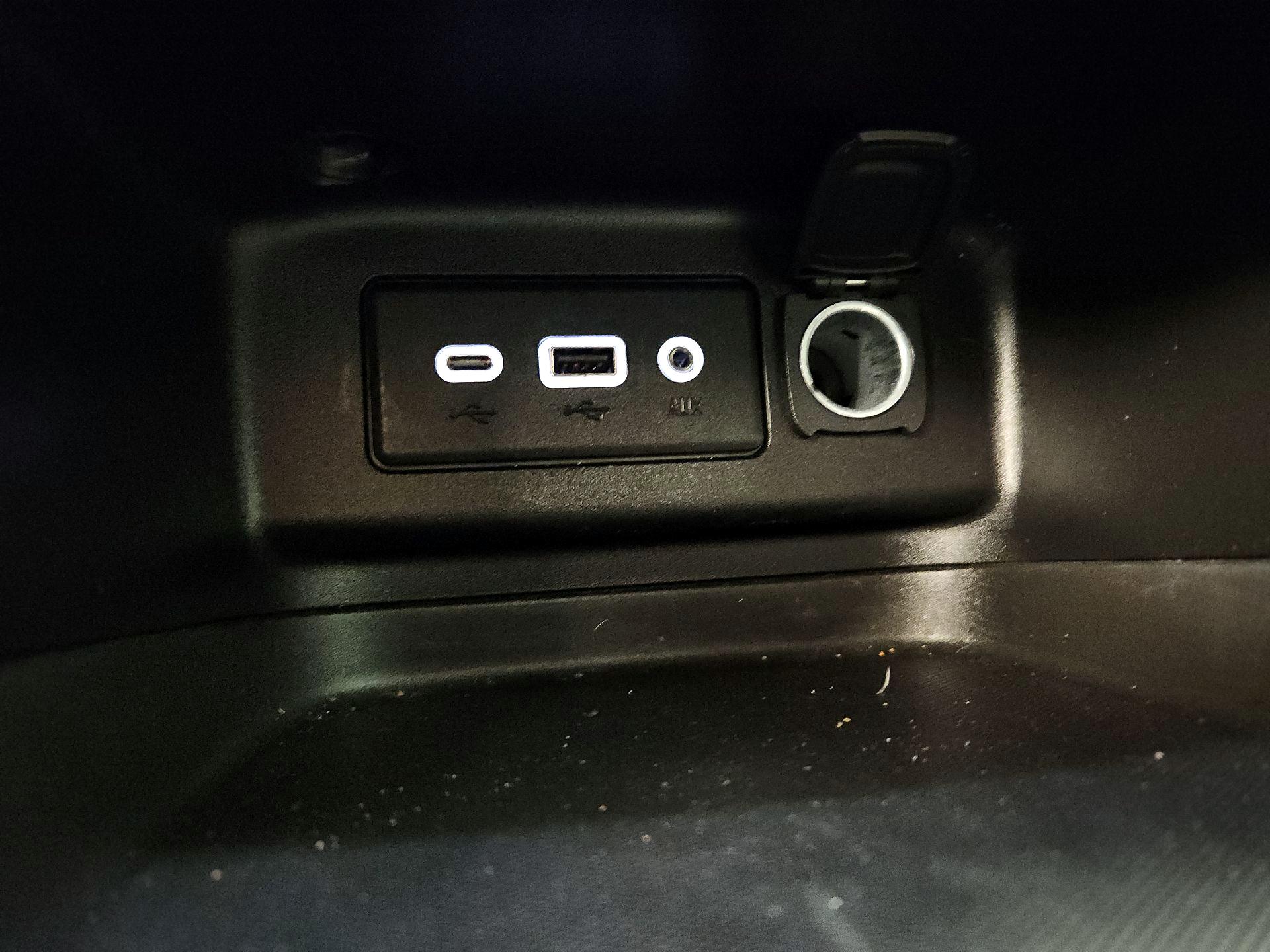 Thumbnail: 2020 Chevrolet Equinox - 18