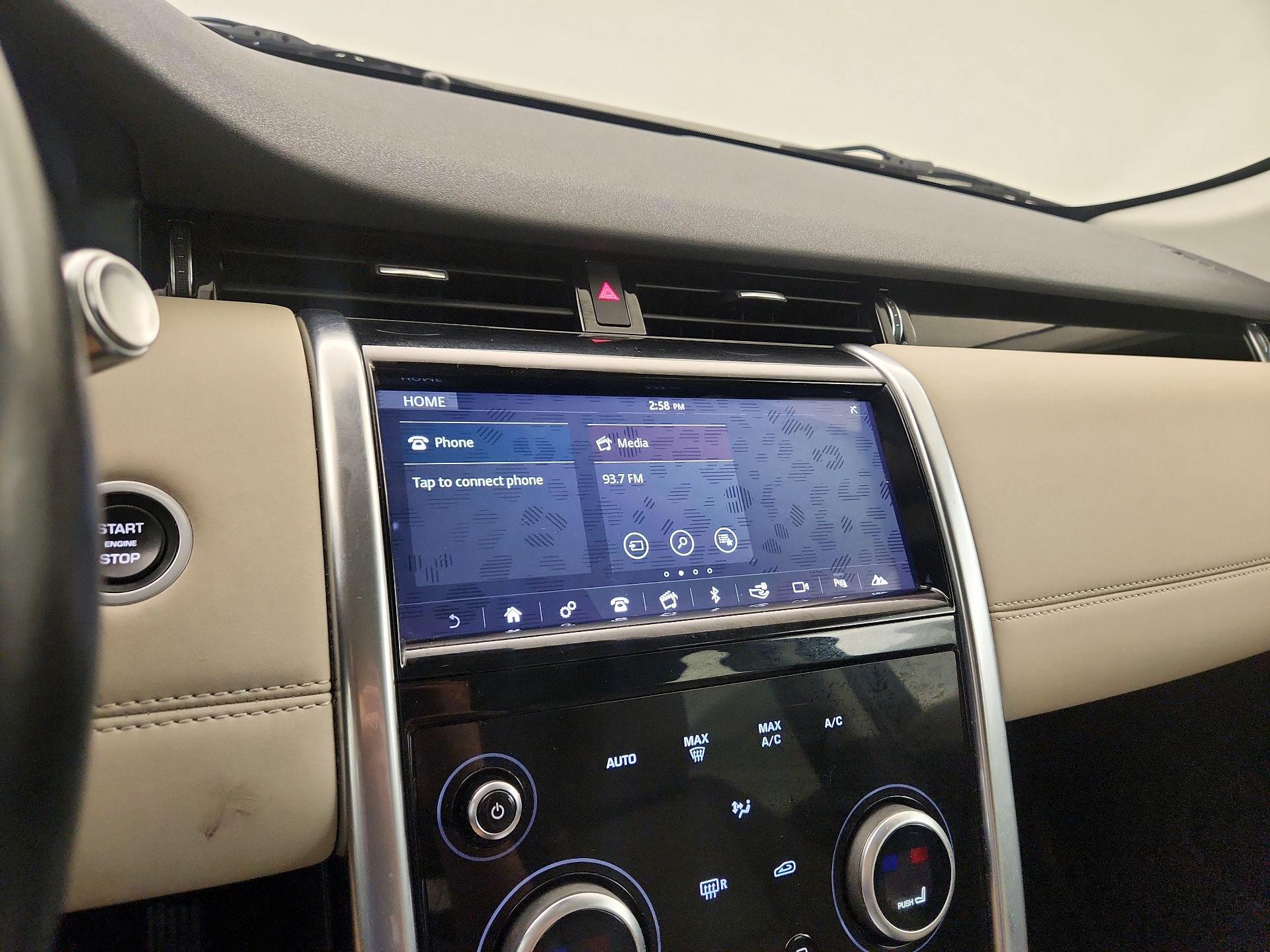 Thumbnail: 2020 Land Rover Discovery Sport - 15