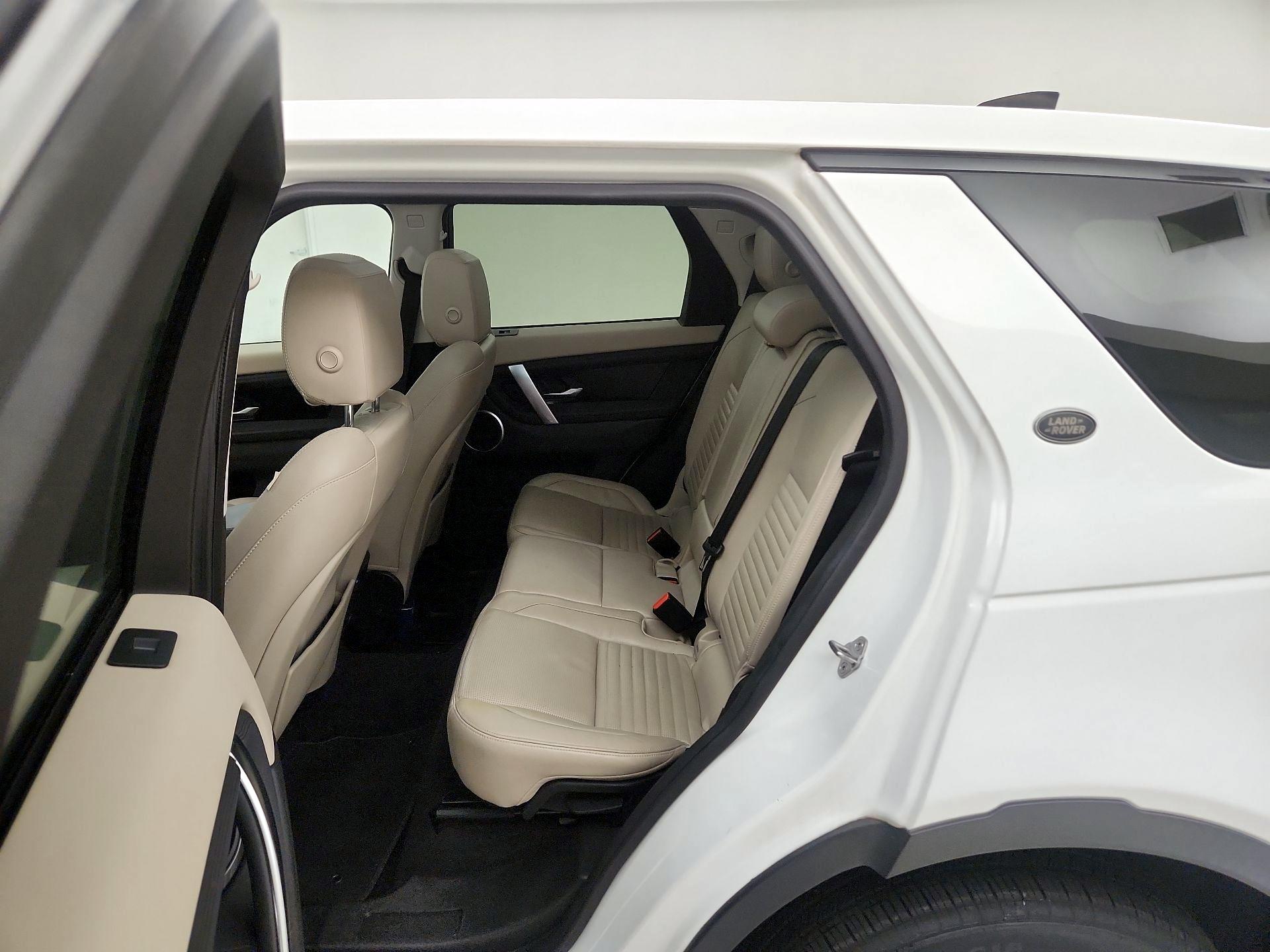 Thumbnail: 2020 Land Rover Discovery Sport - 20