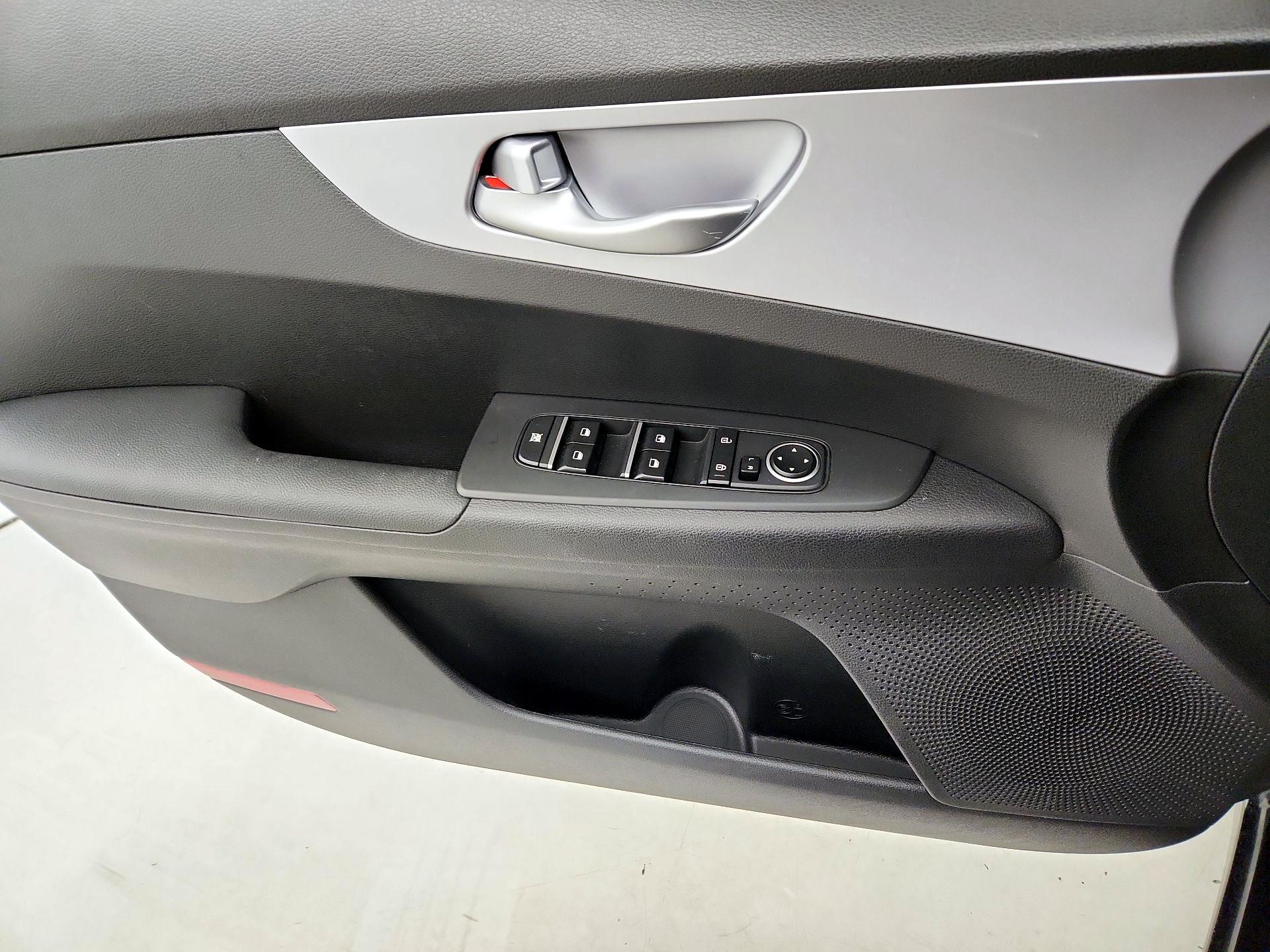 Thumbnail: 2023 Kia Forte - 12