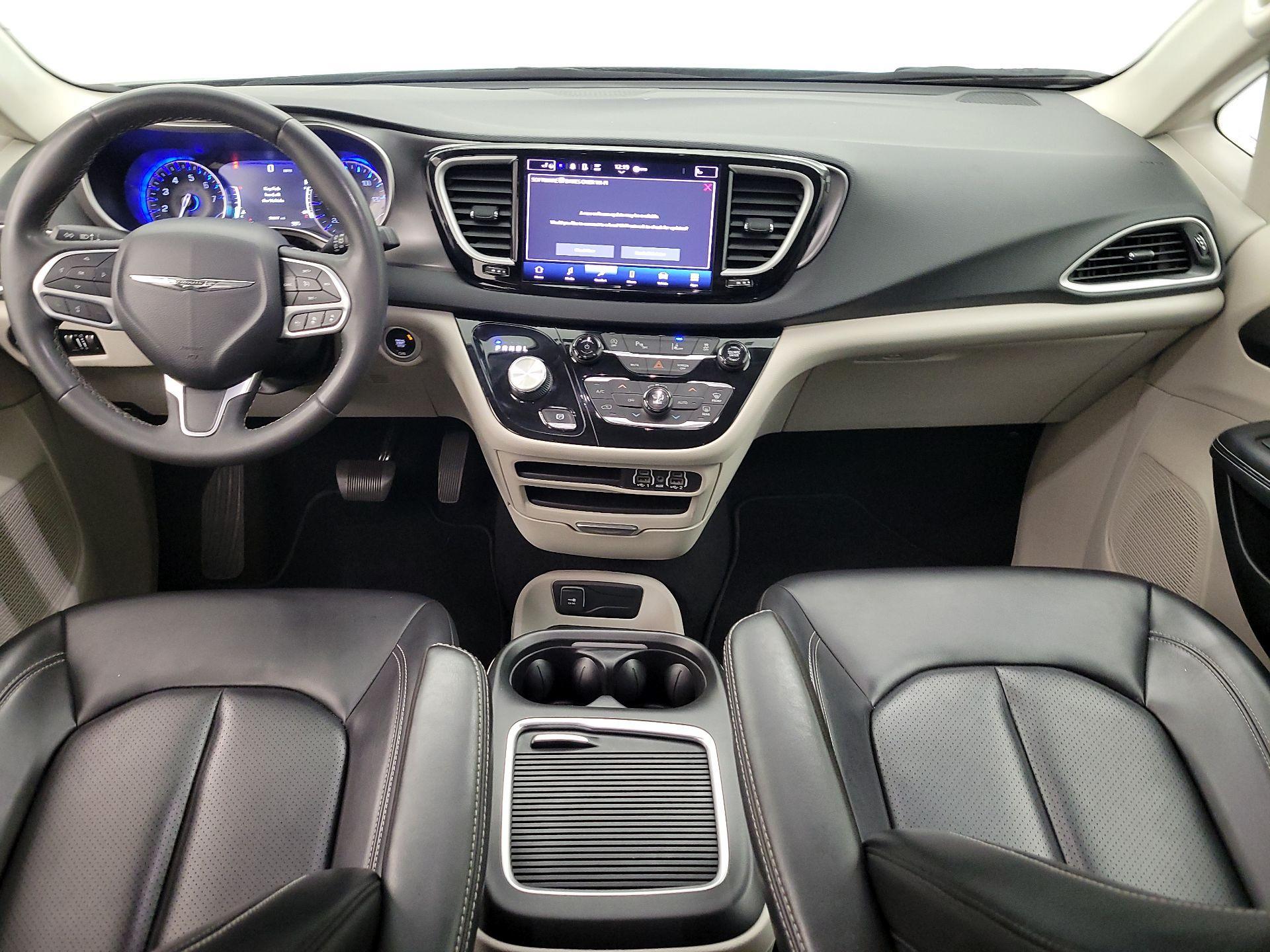 Thumbnail: 2023 Chrysler Pacifica - 9